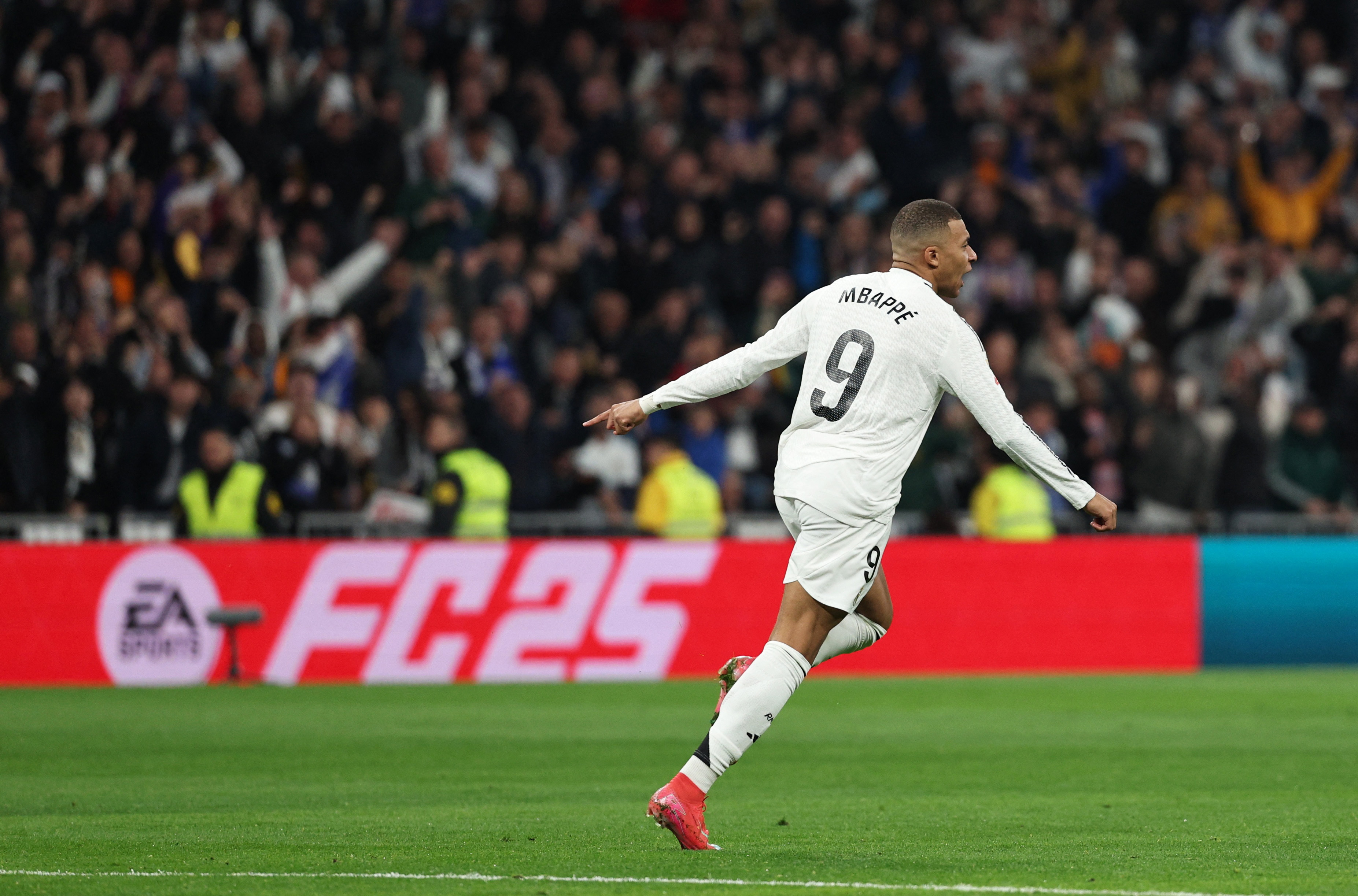 Soccer Football - LaLiga - Real Madrid v Atletico Madrid - Santiago Bernabeu, Madrid, Spain - February 8, 2025 Real Madrid's Kylian Mbappe celebrates scoring their first goal REUTERS/Violeta Santos Moura