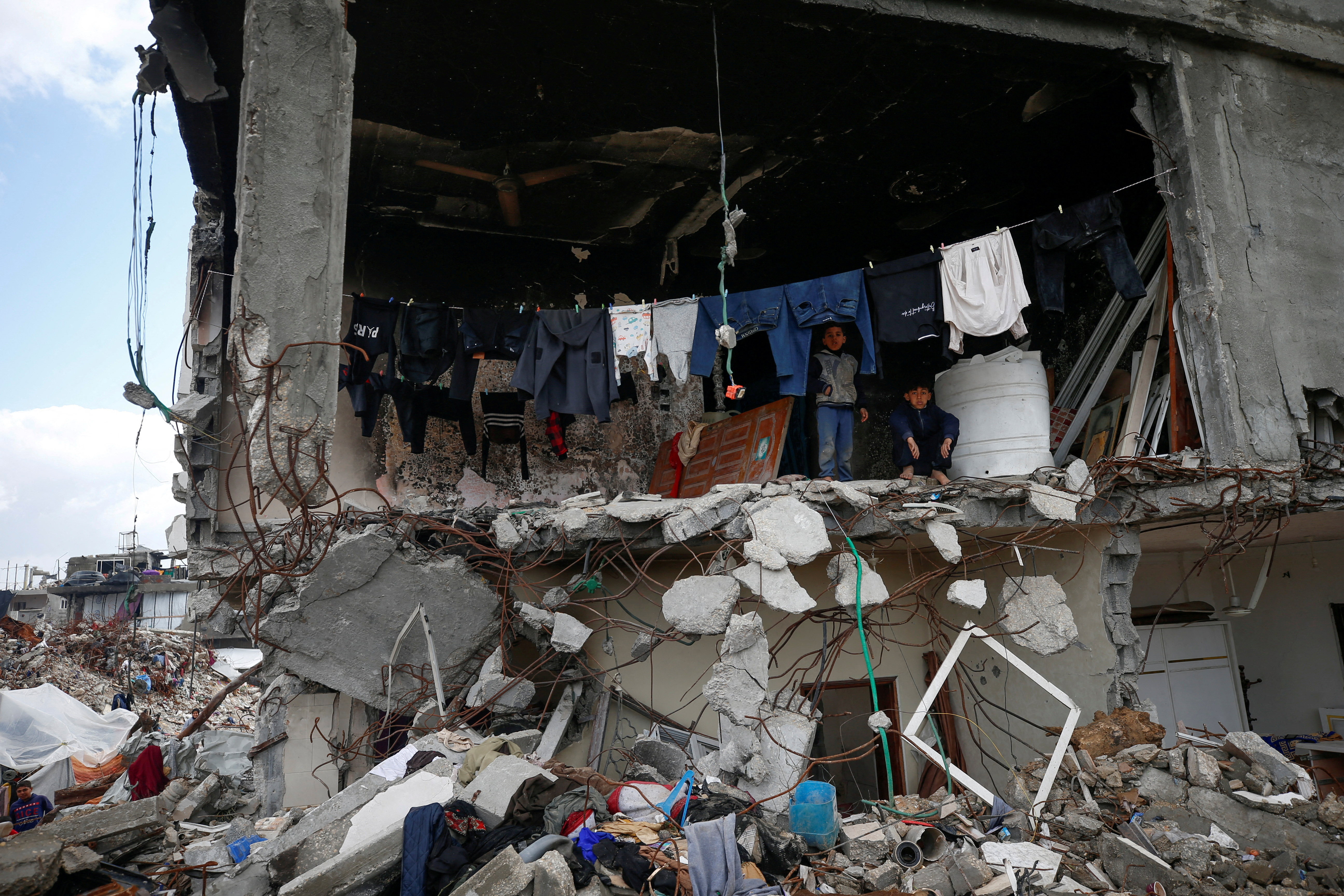 Displaced Palestinians endure life amidst destruction in Gaza