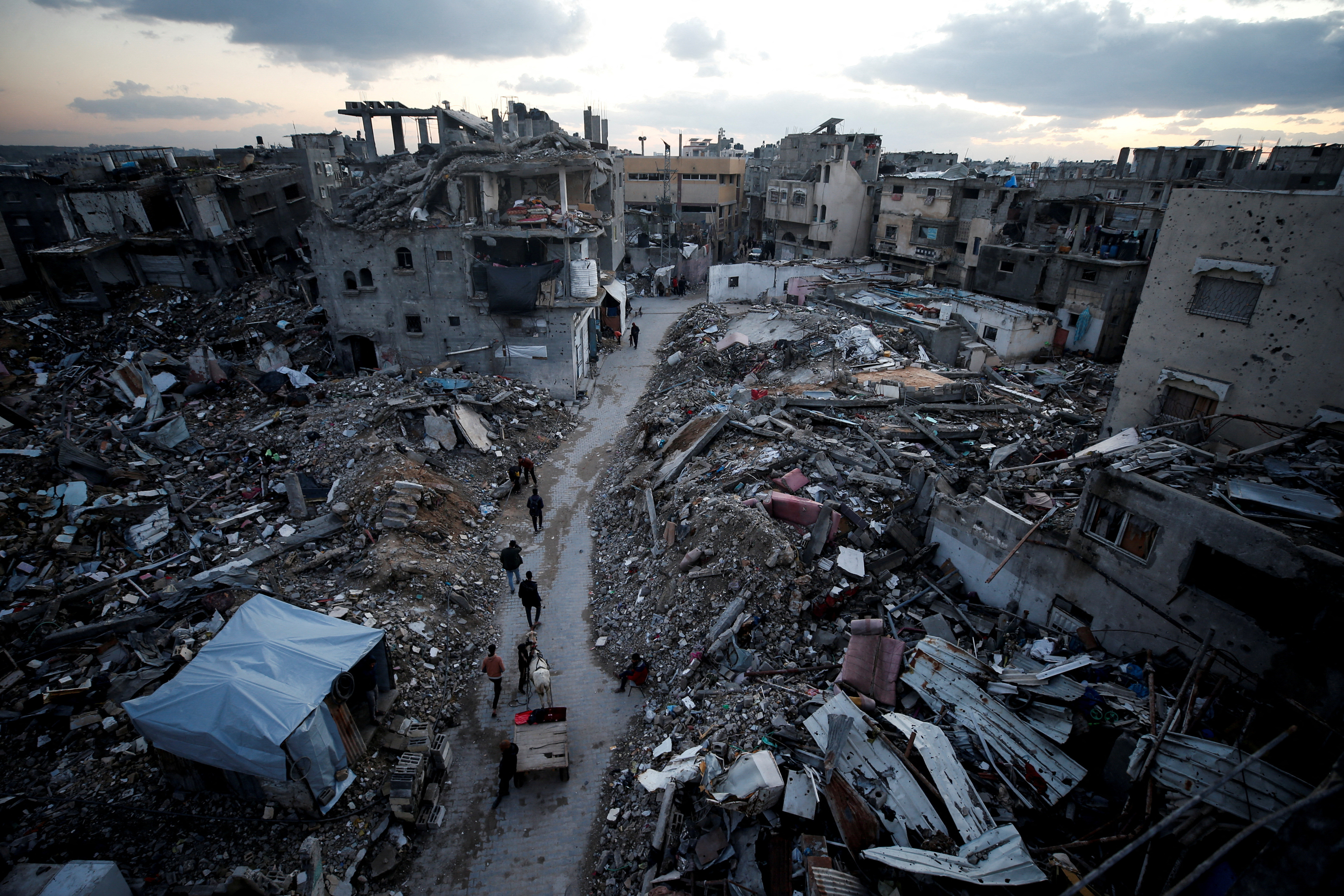 Displaced Palestinians endure life amidst destruction in Gaza