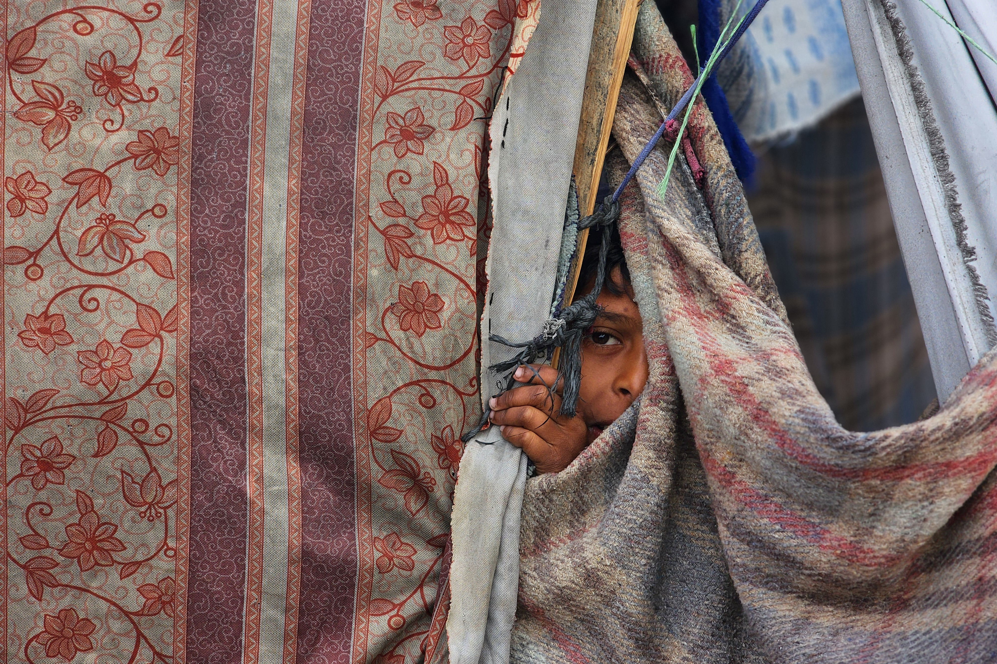 Cold weather conditions negatively affect Palestinians staying in tents