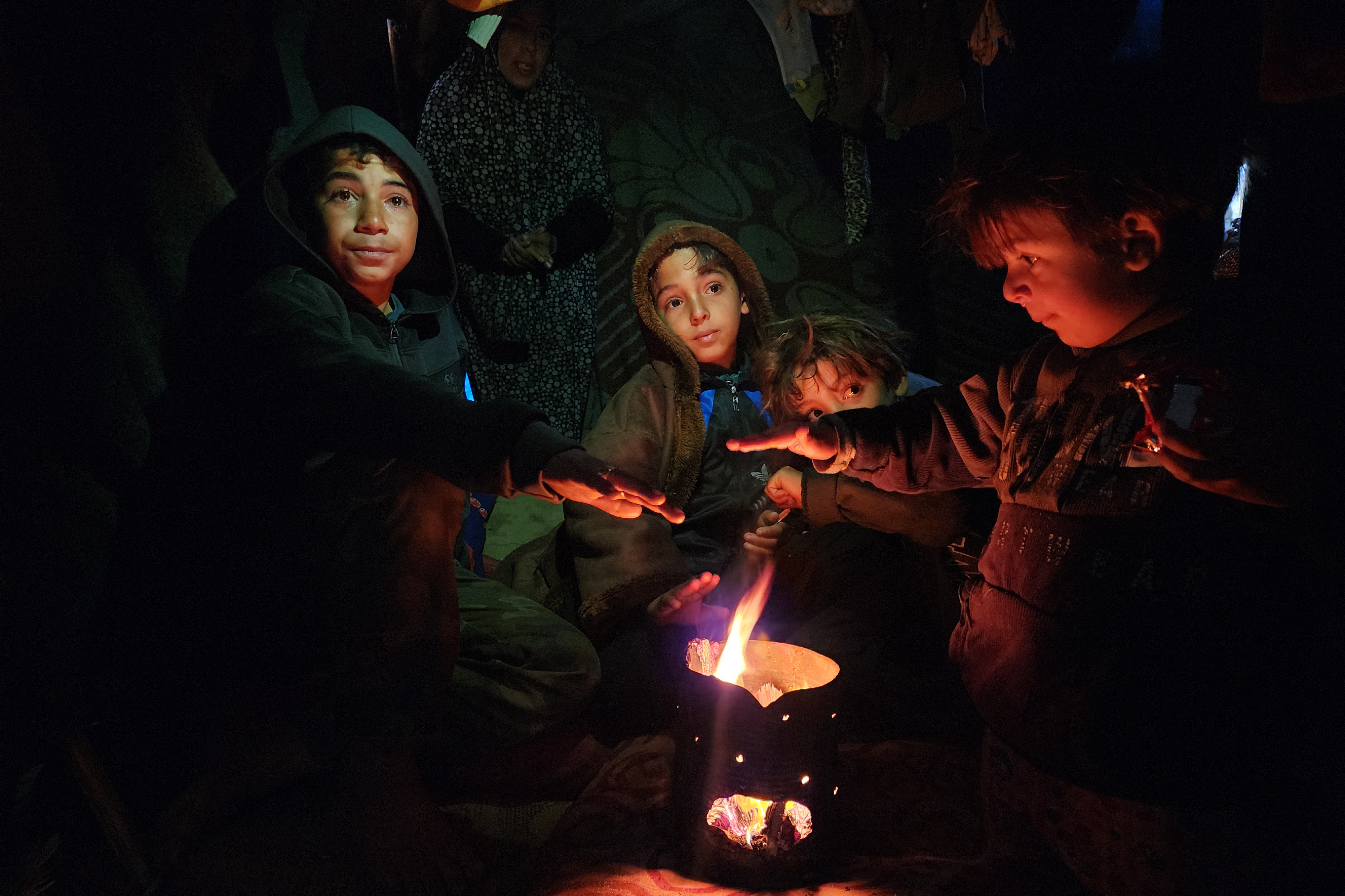 Cold weather conditions negatively affect Palestinians staying in tents
