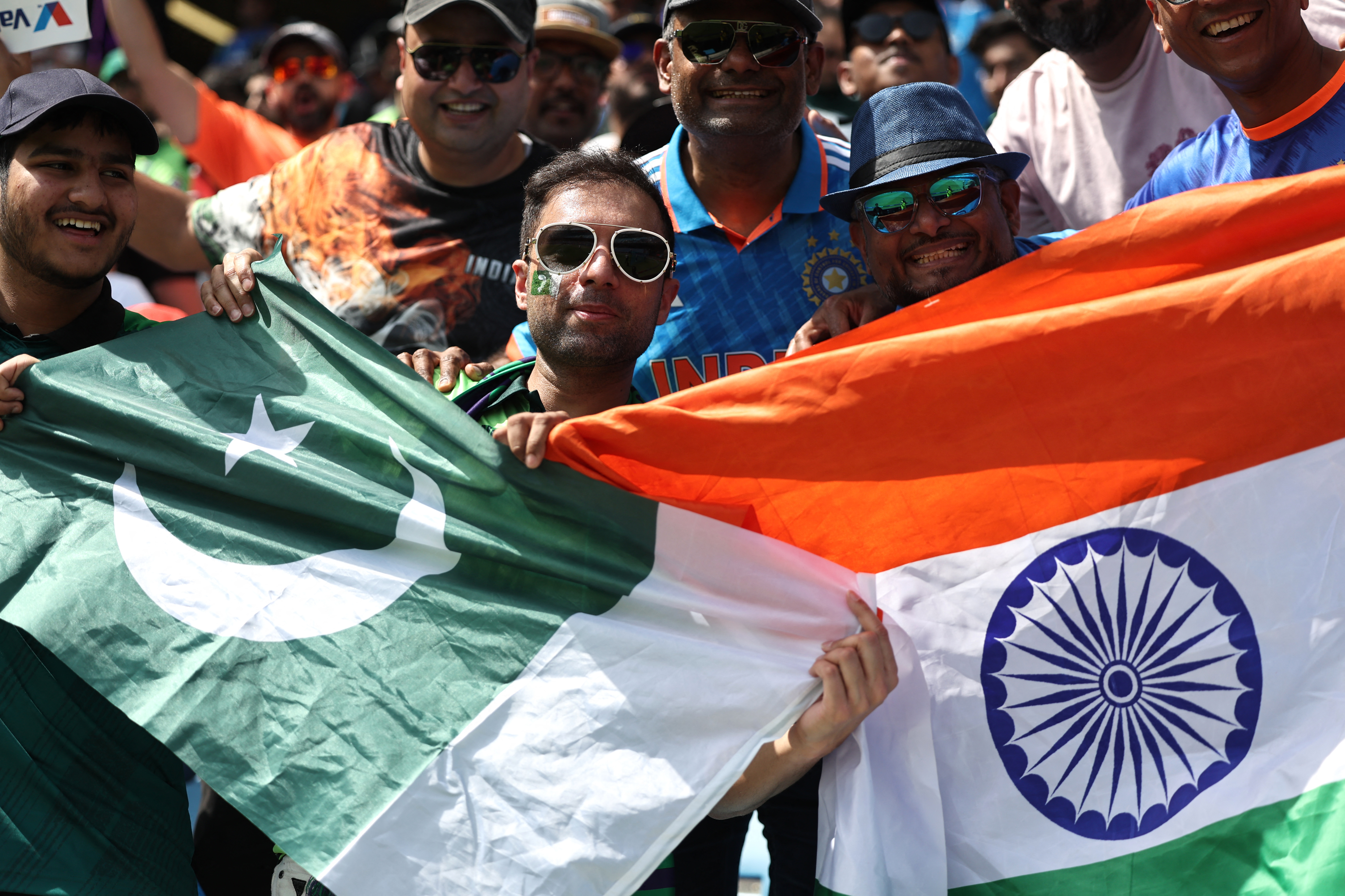 India and Pakistan fans