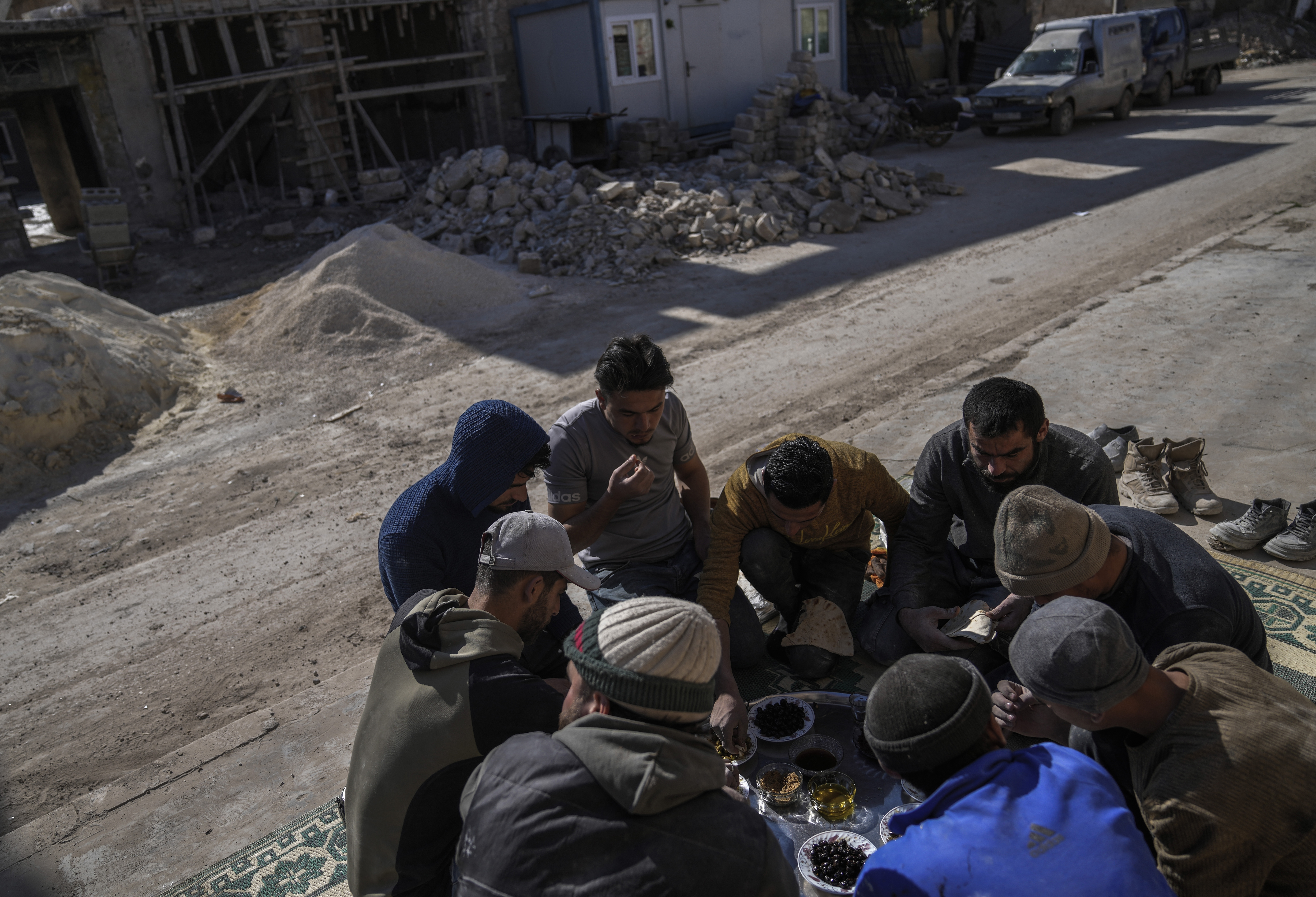 Syrians returning to the town of Tel Rifaat find homes in ruins and underground tunnels