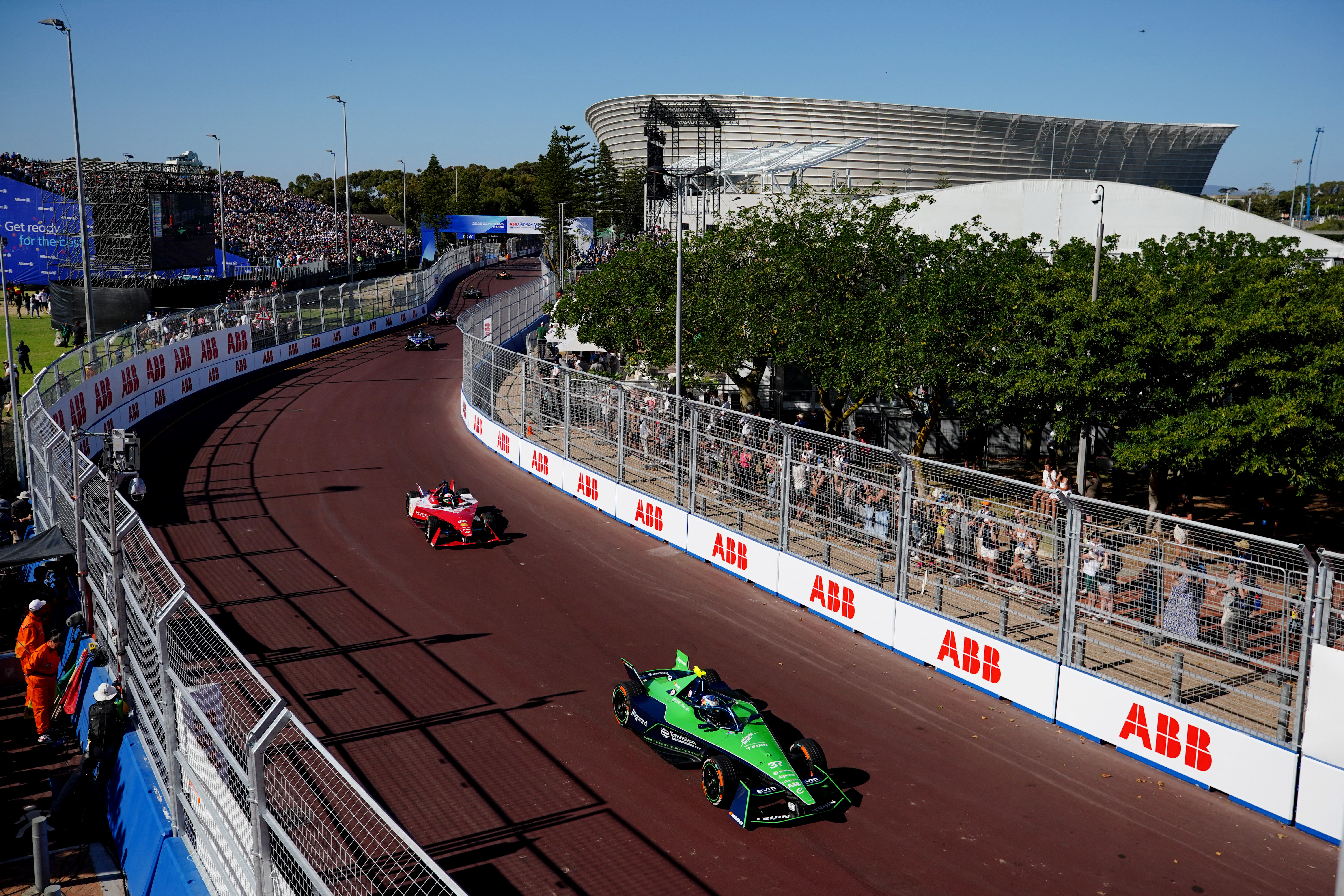 Motorsport - Formula E - Cape Town ePrix - Cape Town, South Africa - February 25, 2023 Envision Racing's Nick Cassidy and Nissan Formula E Team's Sacha Fenestraz in action during the race REUTERS/Nic Bothma