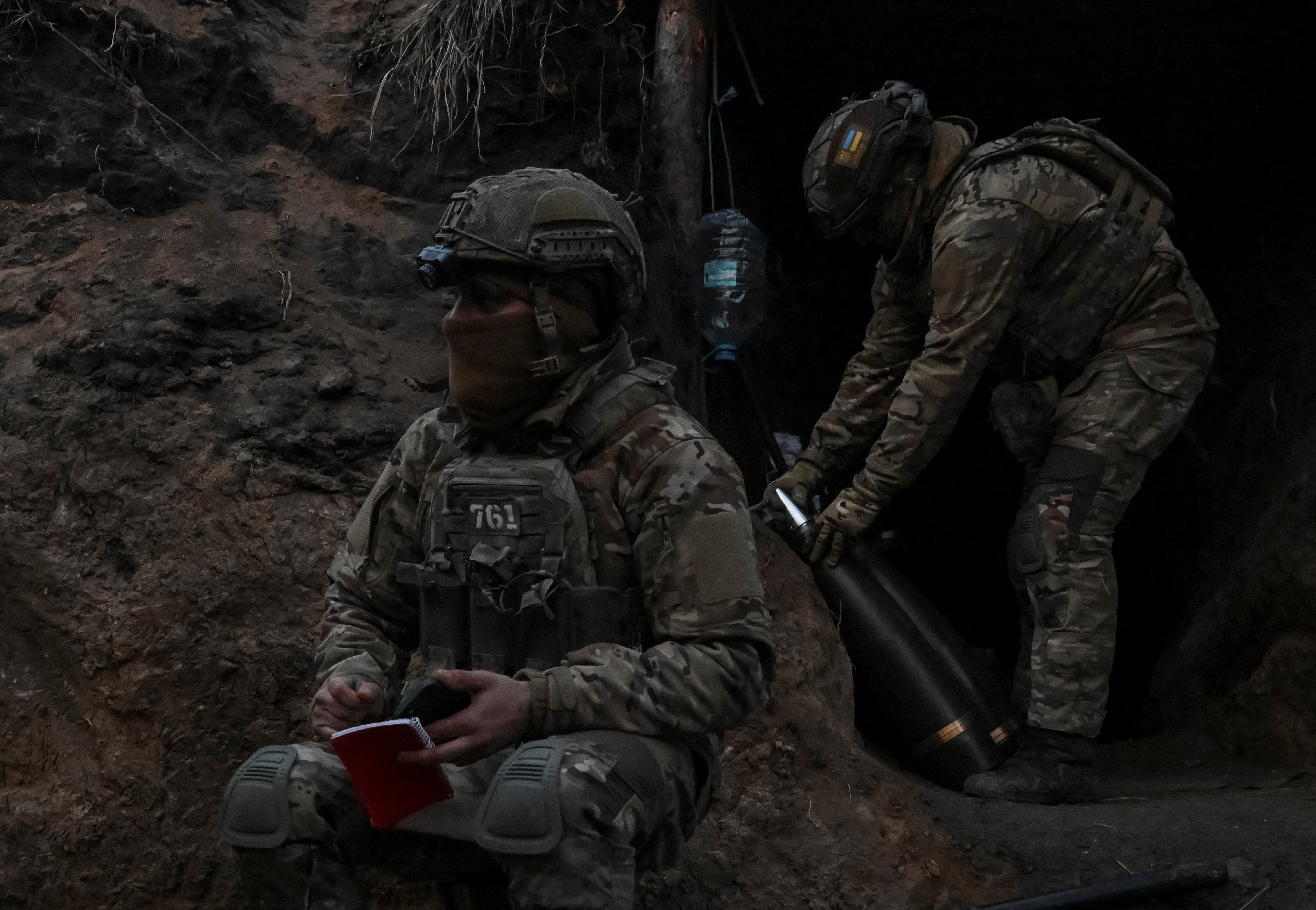 Ukrainian servicemen