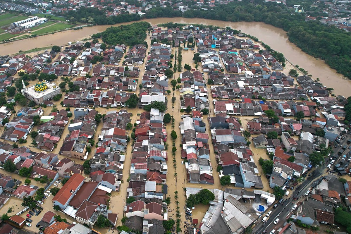 Indonesia deploys cloud seeding to curb Jakarta floods after deadly deluge