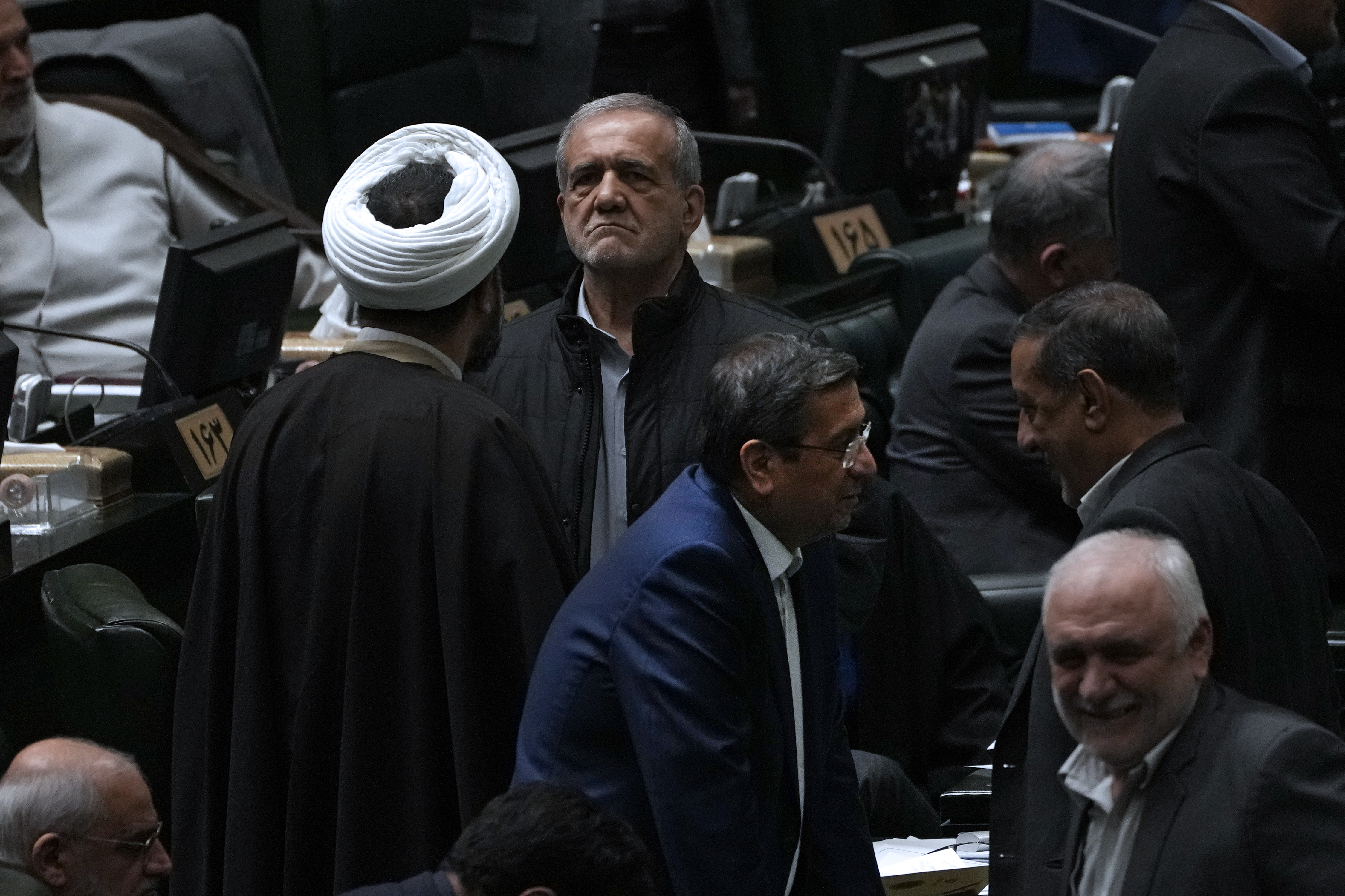 Pezeshkian in parliament