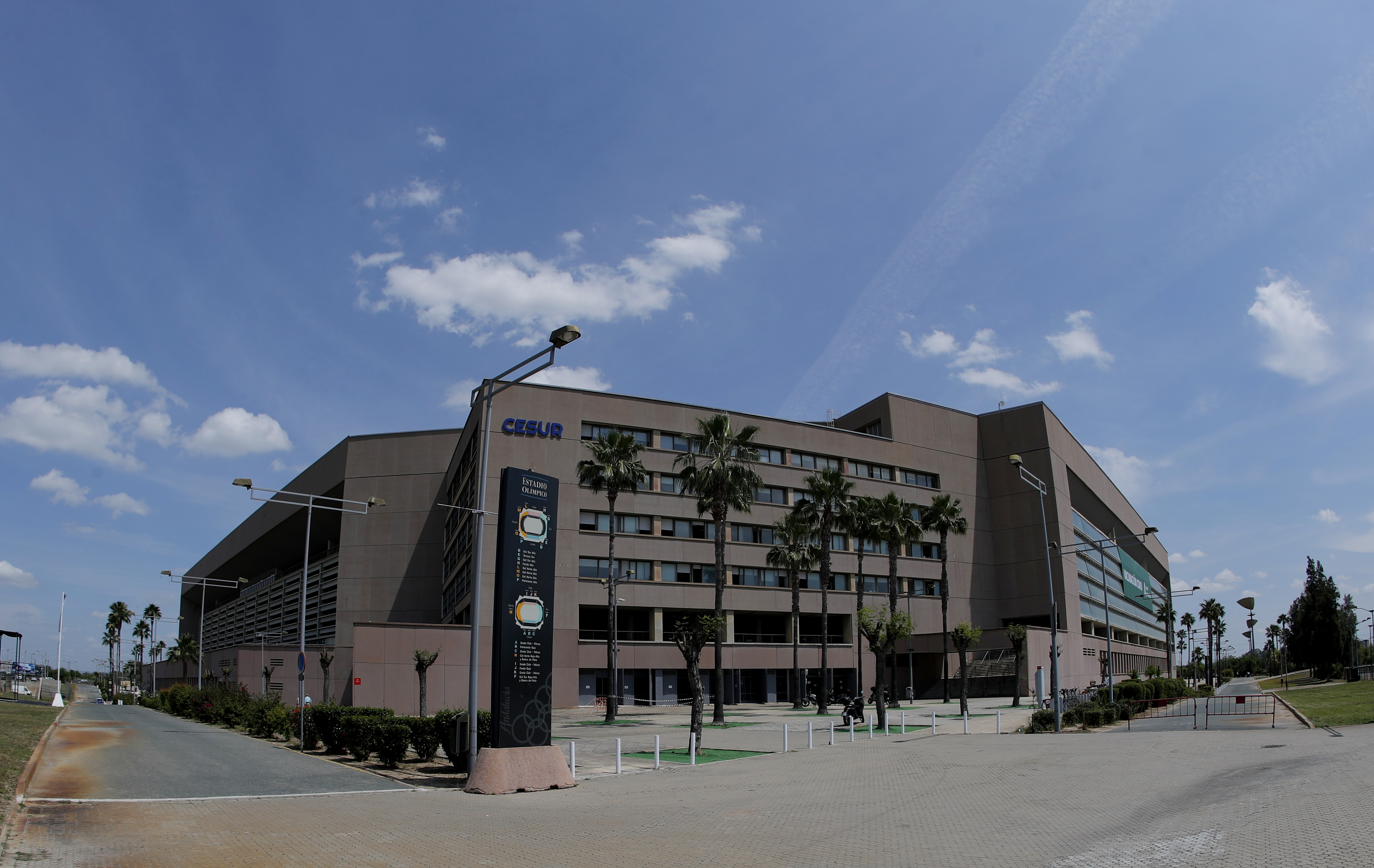 Exterior shot of Estadio La Cartuja.