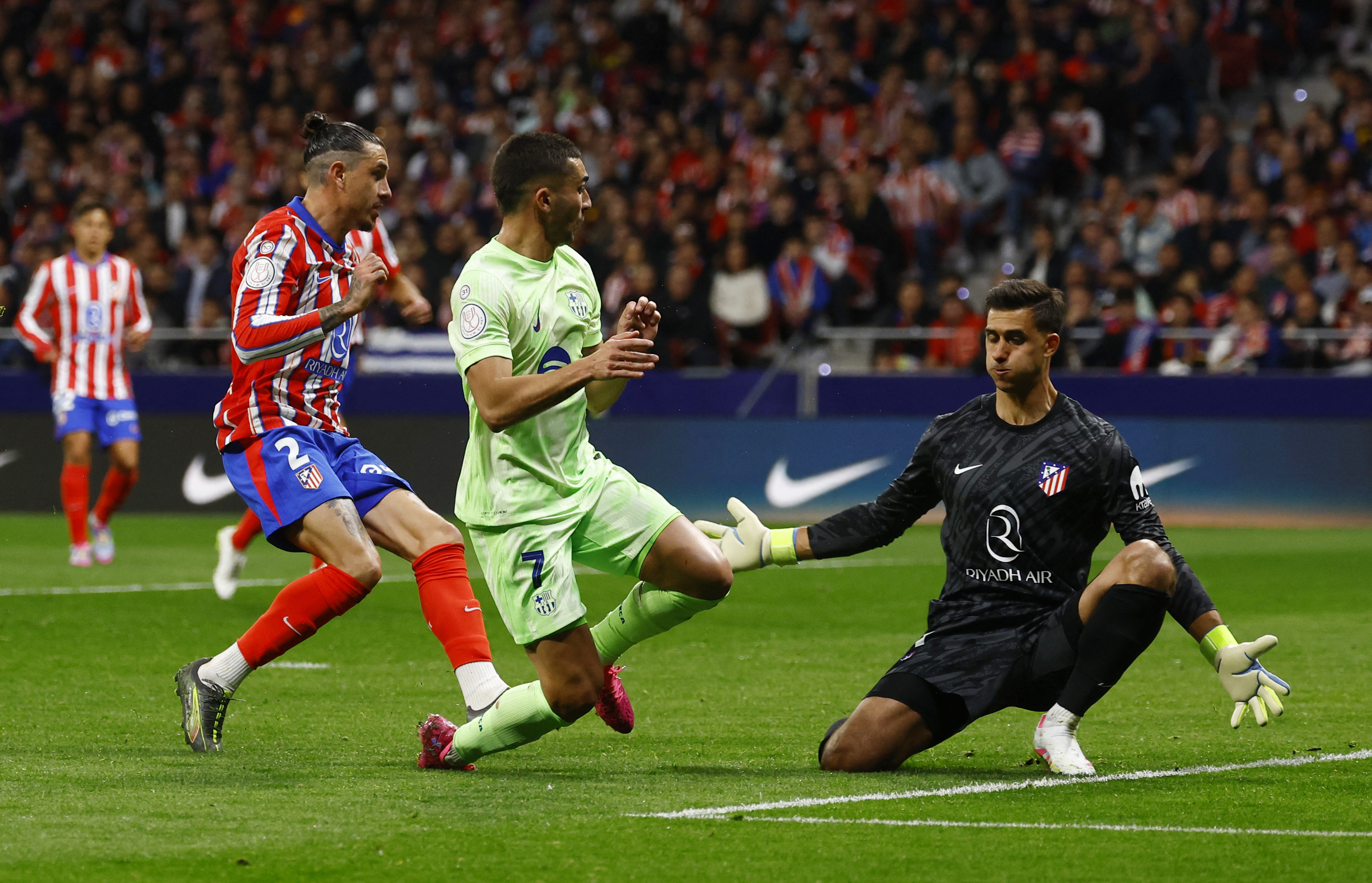 Soccer Football - Copa del Rey - Semi Final - Second Leg - Atletico Madrid v FC Barcelona - Metropolitano, Madrid, Spain - April 2, 2025 FC Barcelona's Ferran Torres scores their first goal REUTERS/Susana Vera