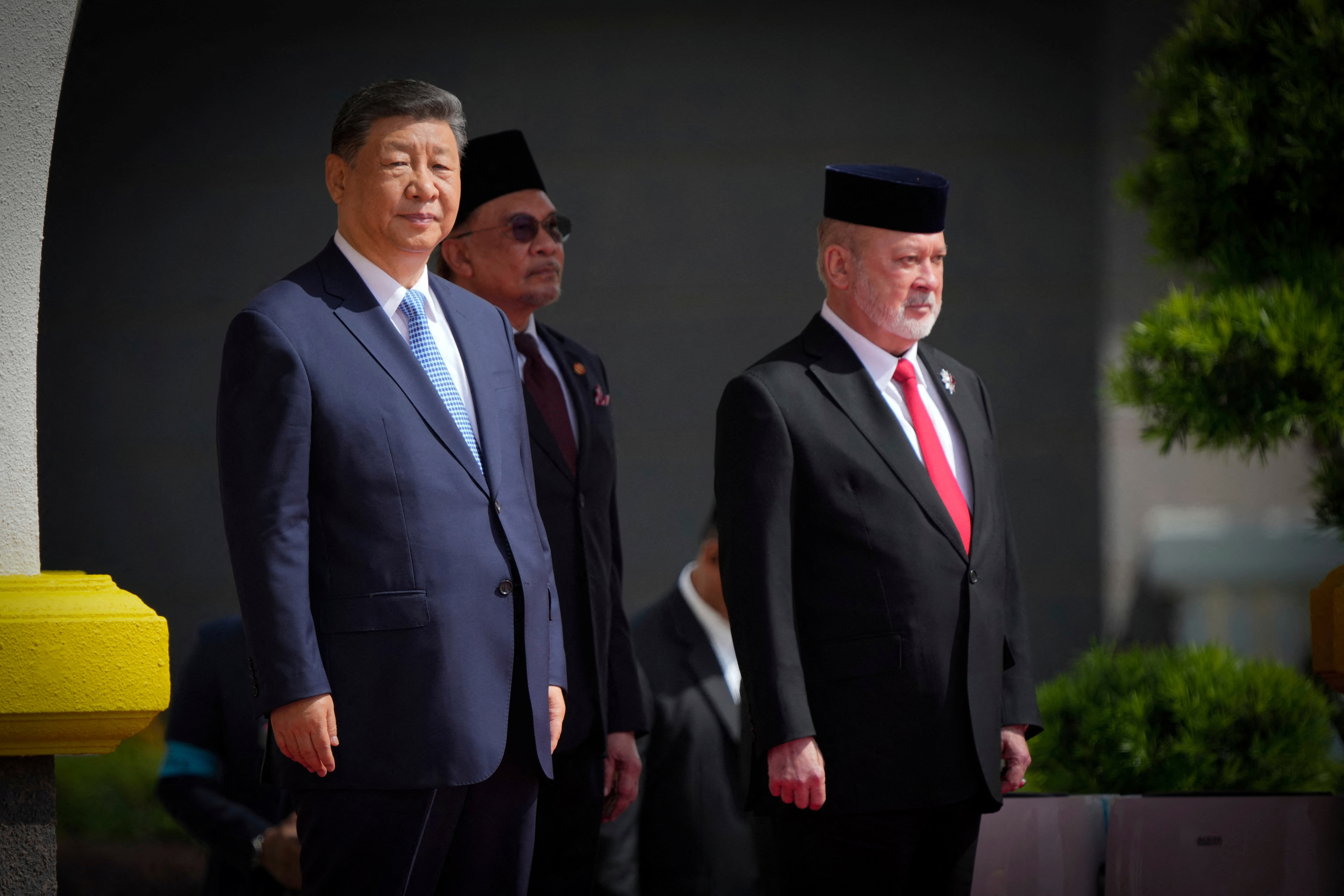 Malaysian King Sultan Ibrahim, with Chinese President Xi Jinping and Malaysian Prime Minister Anwar Ibrahim