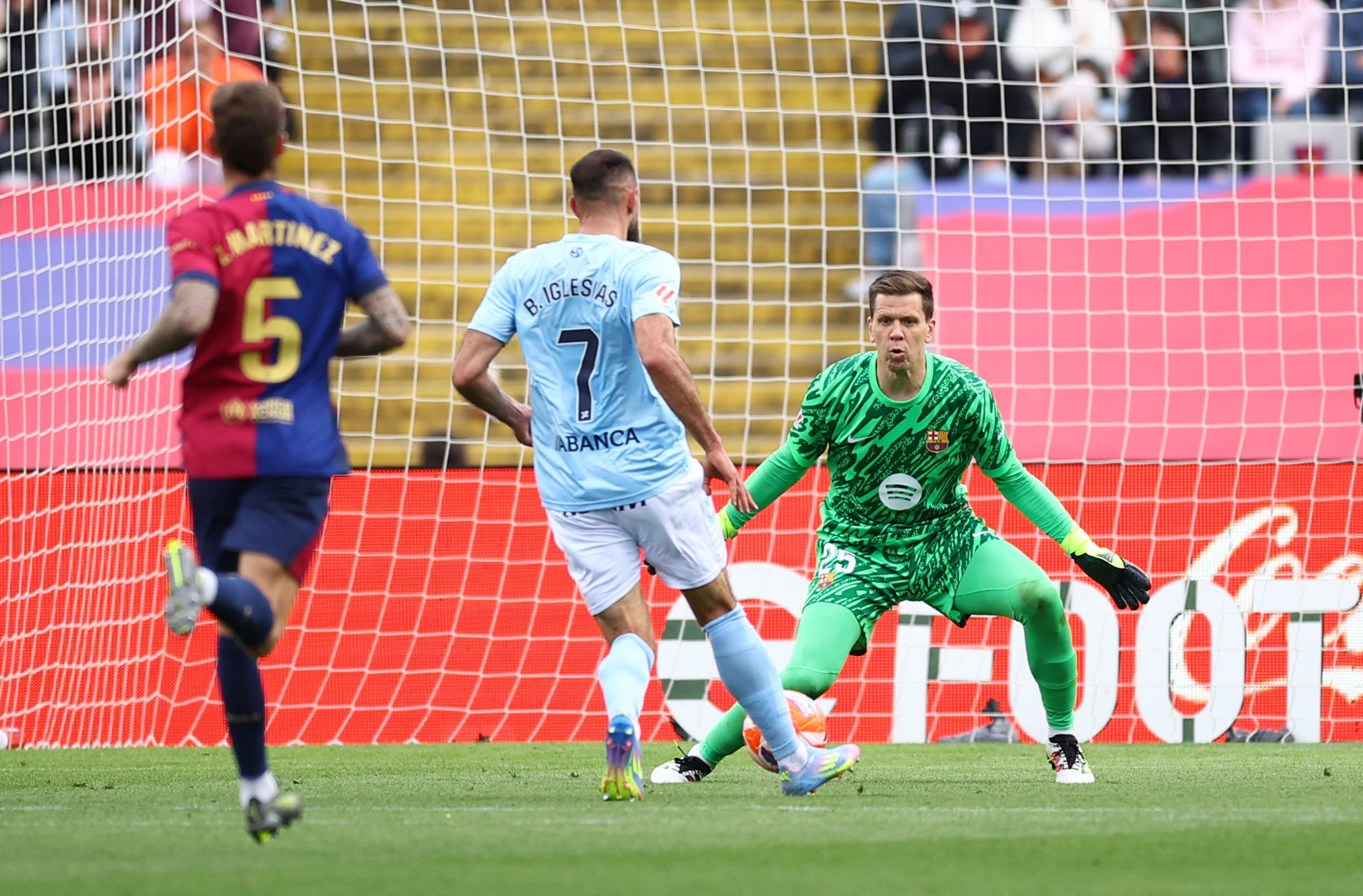 Soccer Football - LaLiga - FC Barcelona v Celta Vigo - Estadi Olimpic Lluis Companys, Barcelona, Spain - April 19, 2025 Celta Vigo's Borja Iglesias scores their third goal to complete his hat-trick REUTERS/Albert Gea