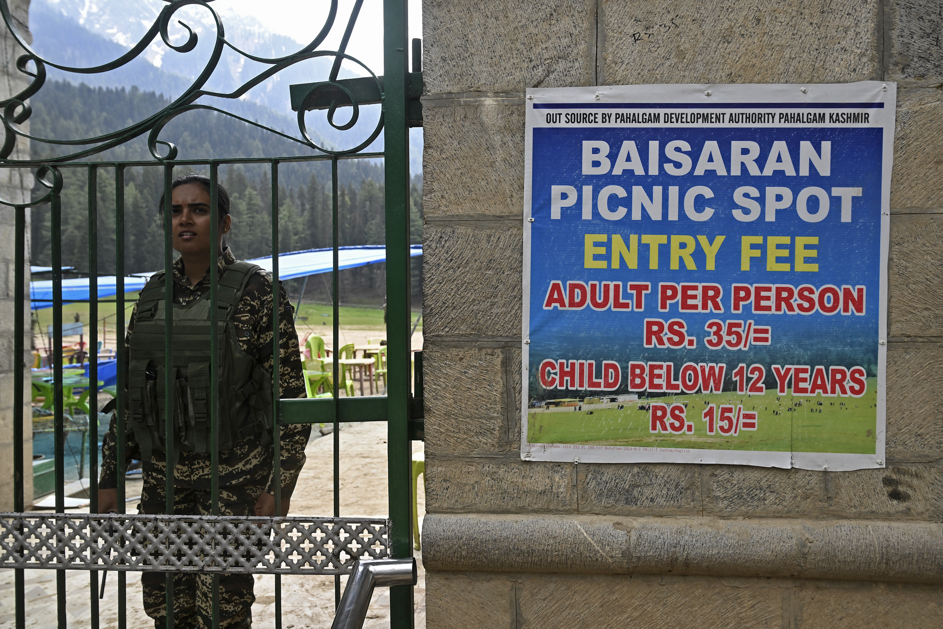 India hunts gunmen who killed 26 in Kashmir tourist hotspot