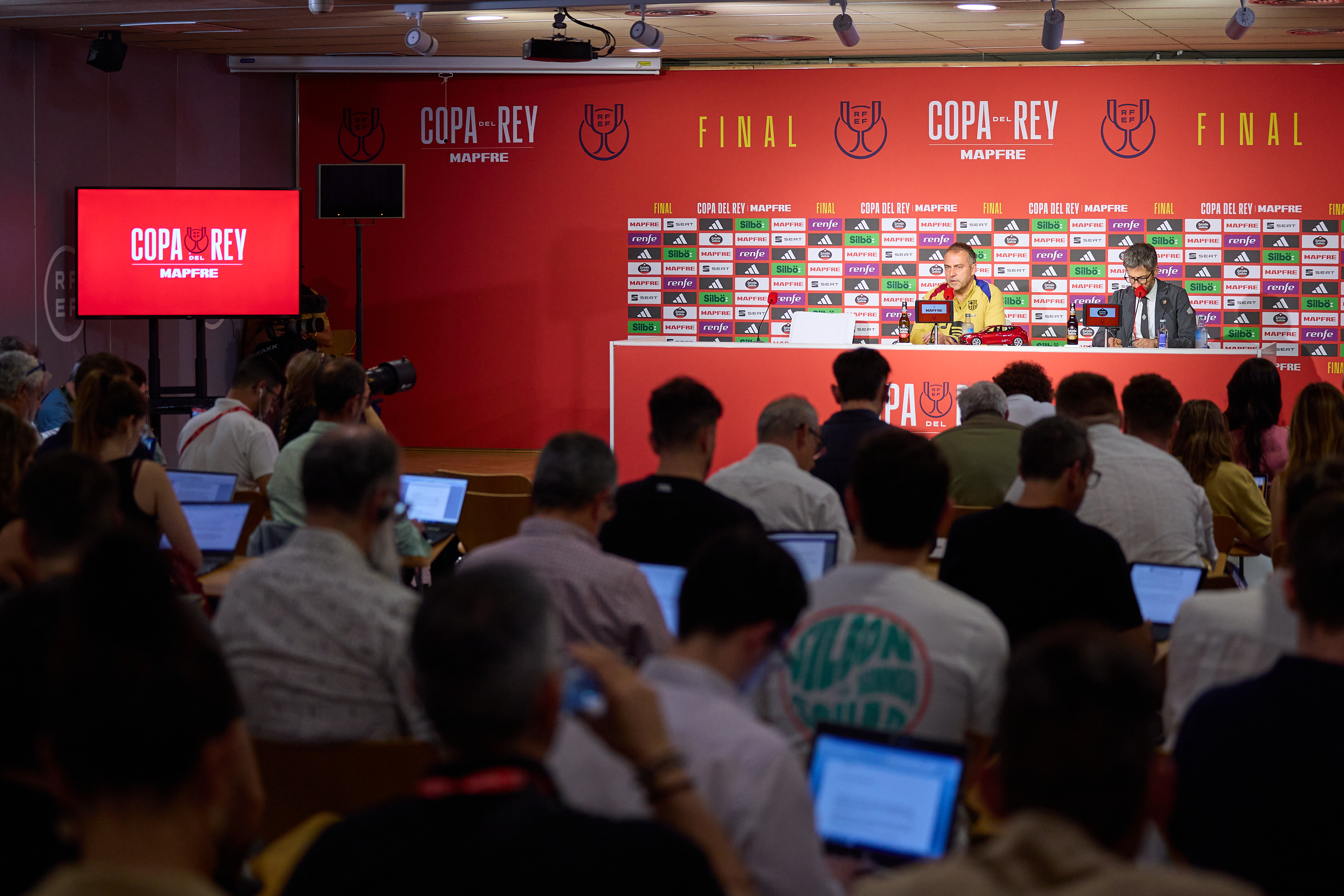 SEVILLE, SPAIN - APRIL 25: Hansi Flick, manager of FC Barcelona speaks during press conference before the Copa del Rey Final Match between FC Barcelona and Real Madrid at Estadio de La Cartuja on April 25, 2025 in Seville, Spain. (Photo by Fran Santiago/Getty Images)