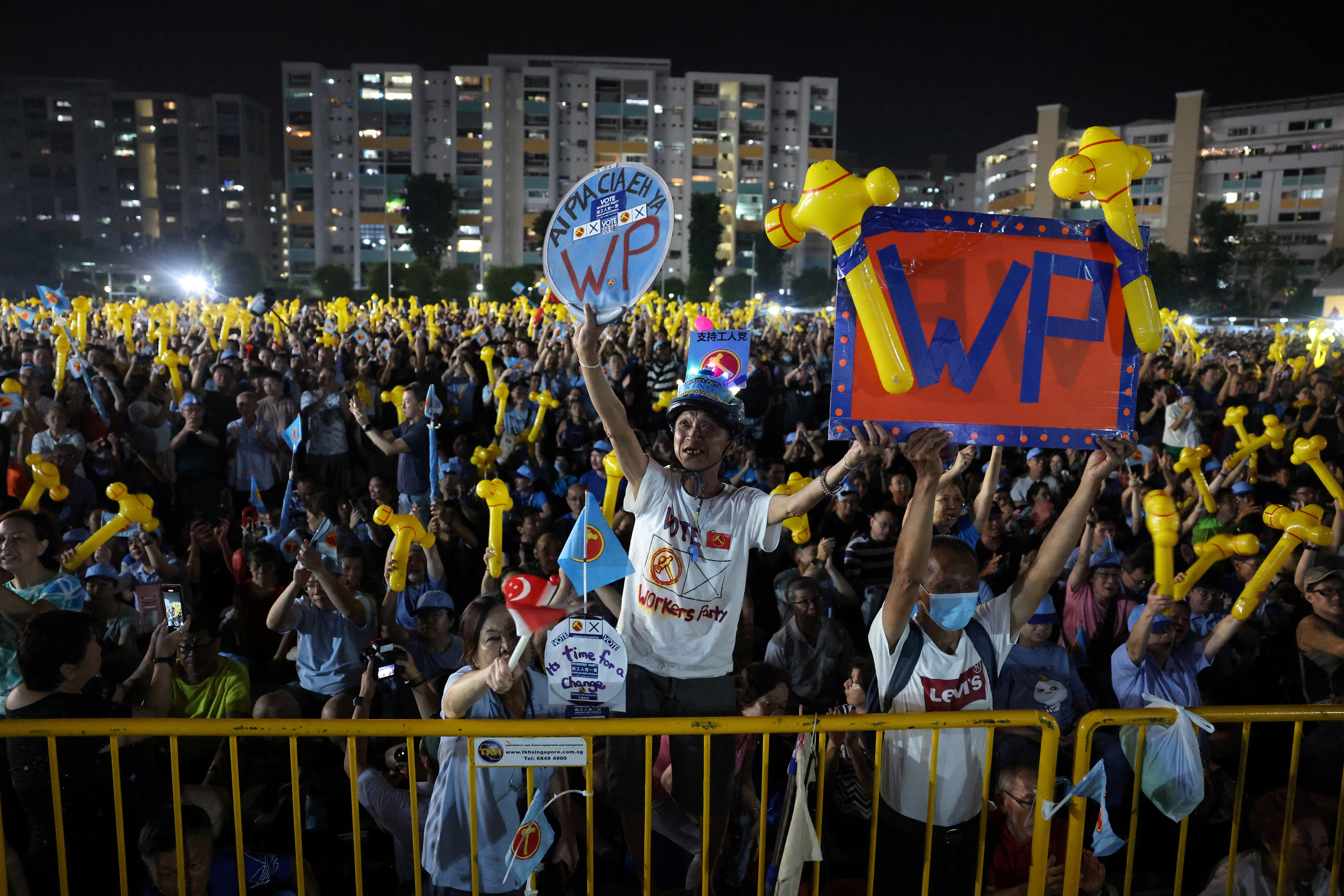 Workers' Party supporters attend a final rally ahead of the general election in Singapore May 1, 2025. REUTERS/Edgar Su