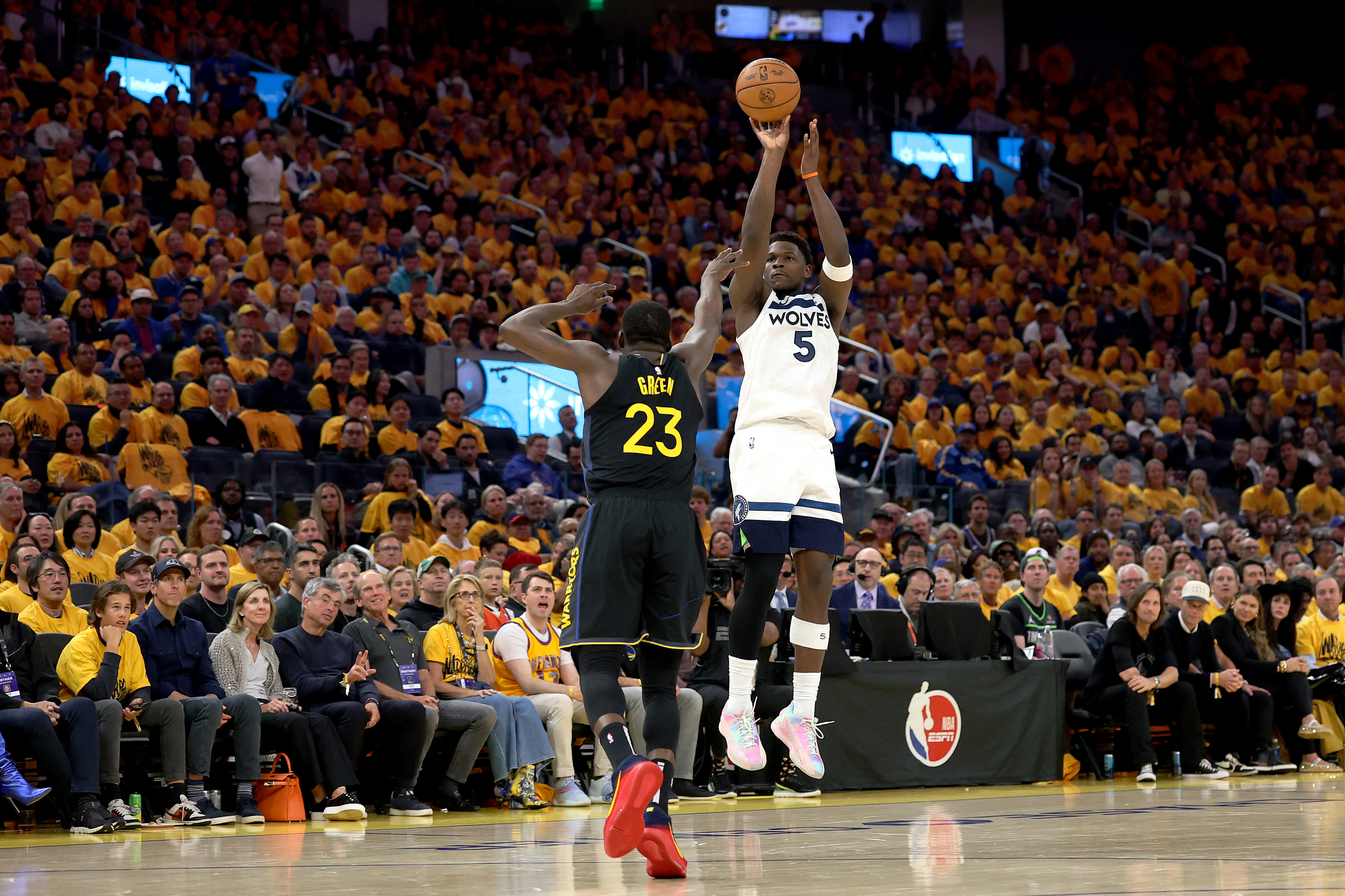 Anthony Edwards in action.