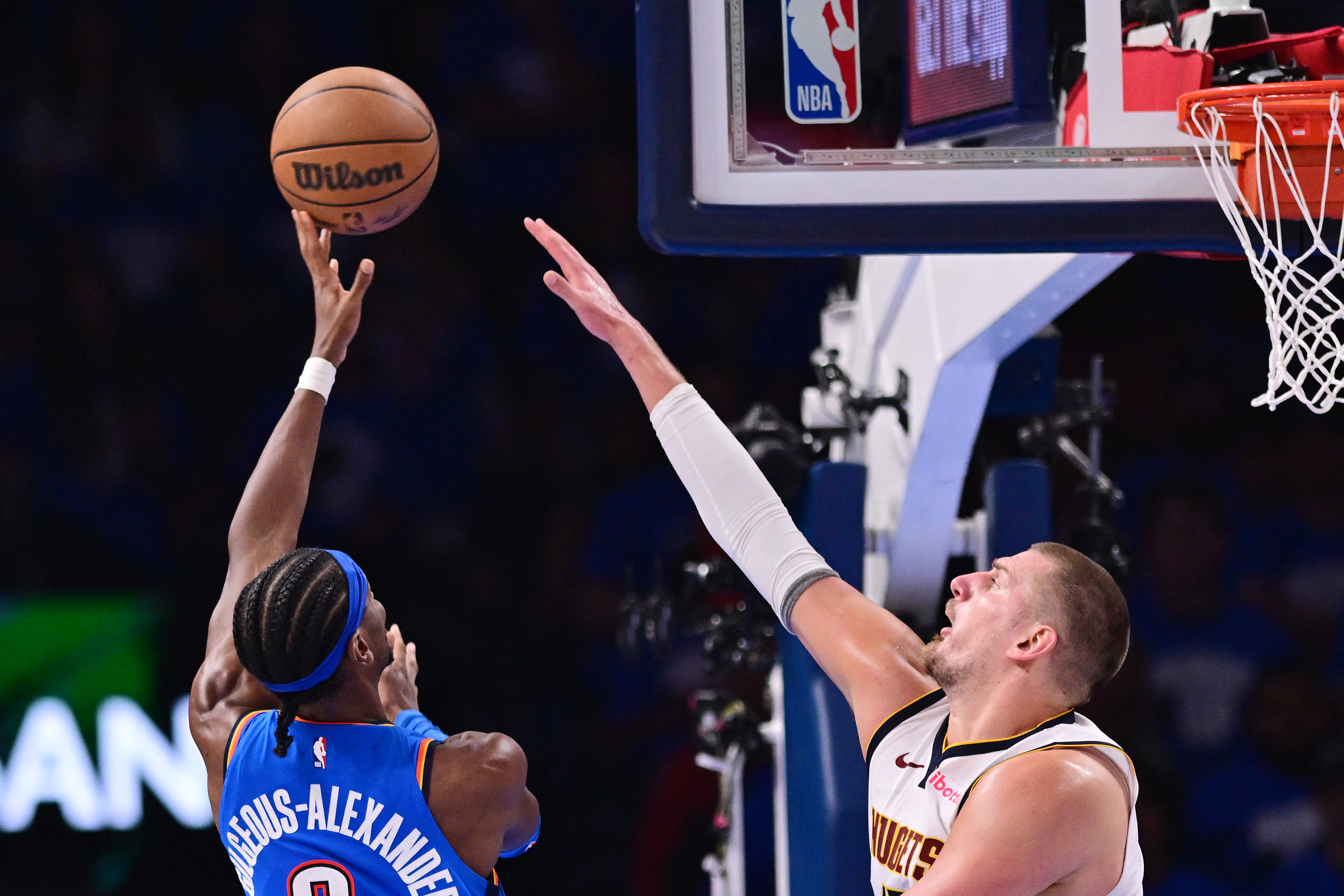 Shai Gilgeous-Alexander in action.