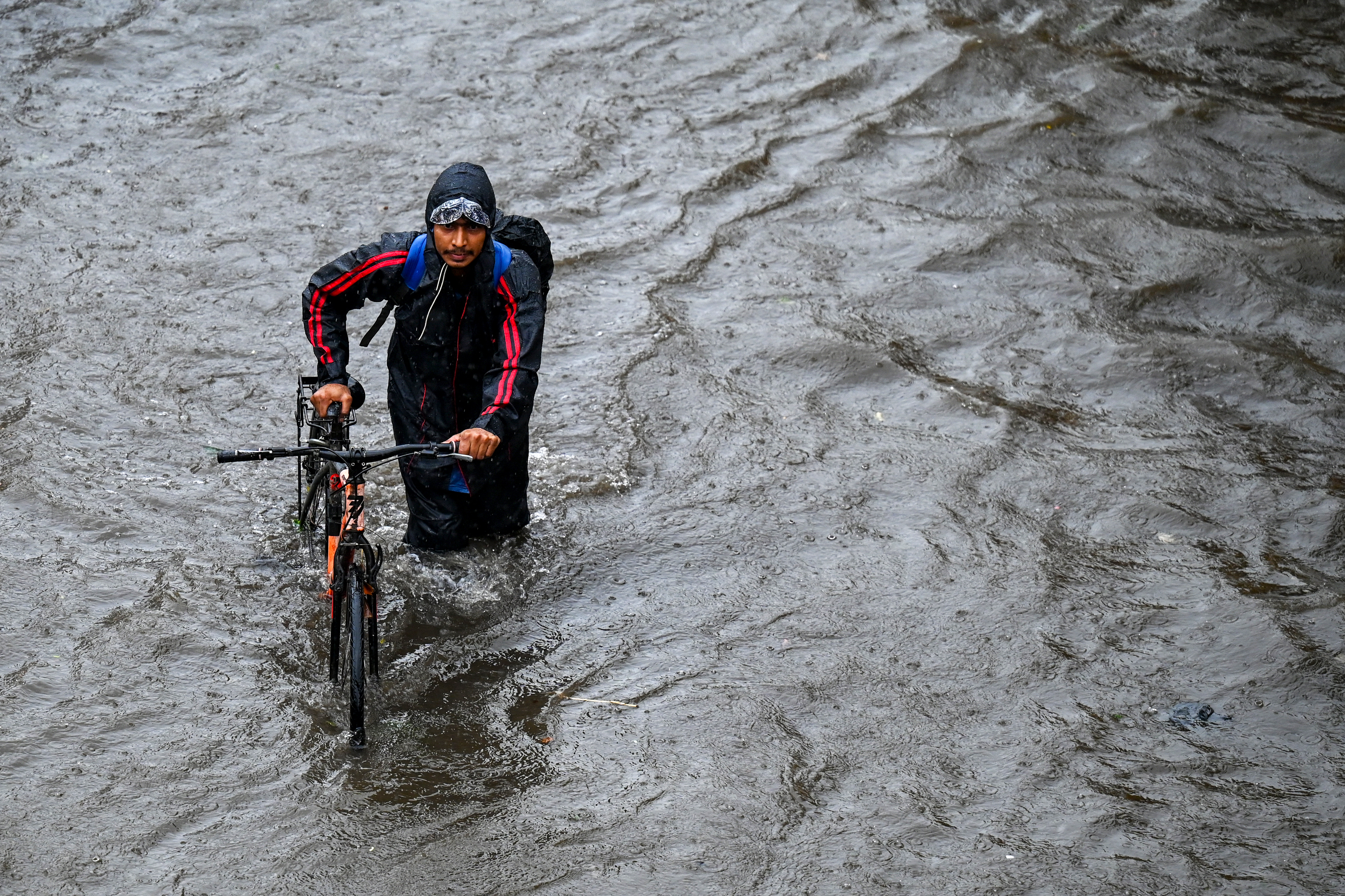 India's monsoon lashes Mumbai as rains arrive early