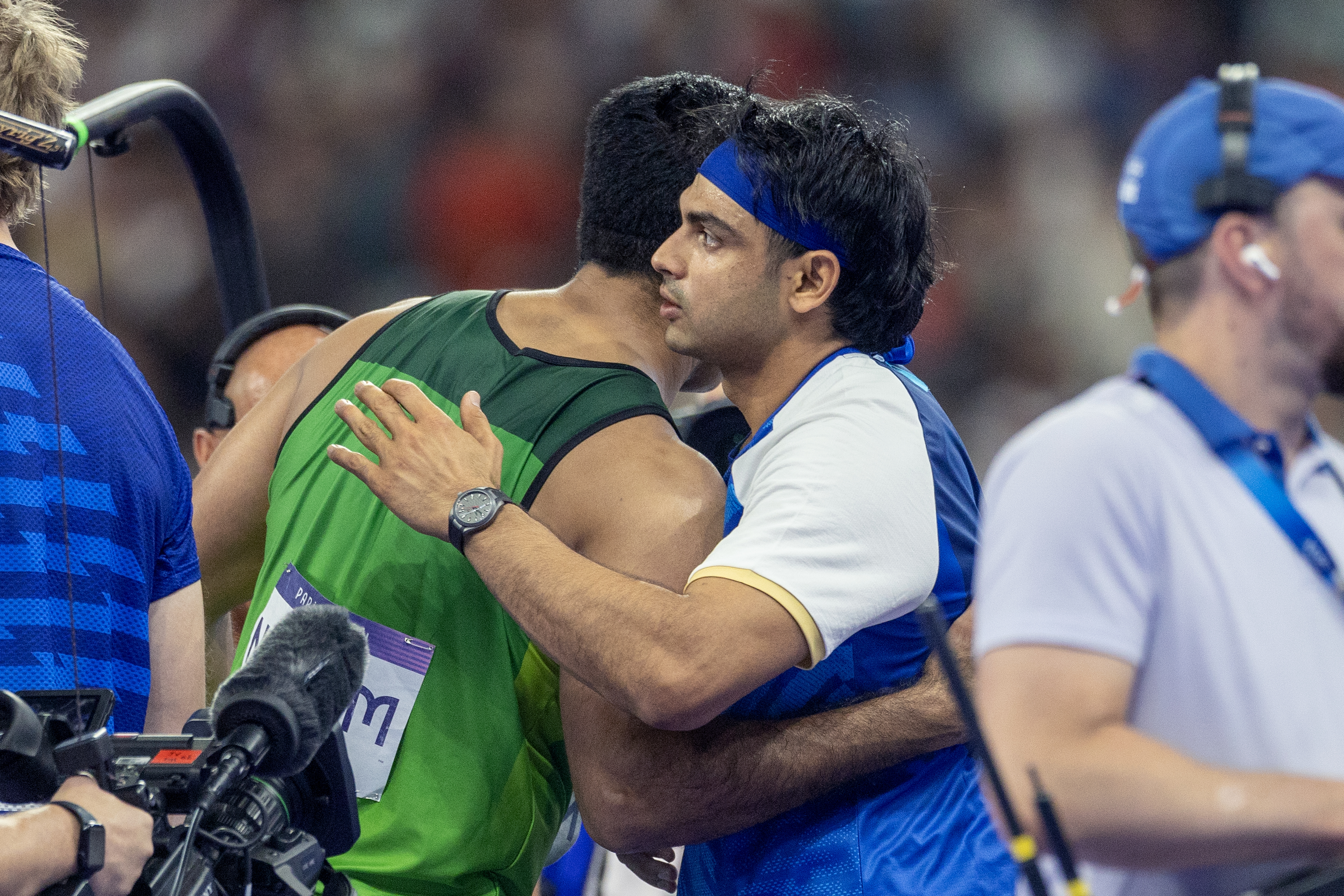 Neeraj Chopra and Arshad Nadeem react.