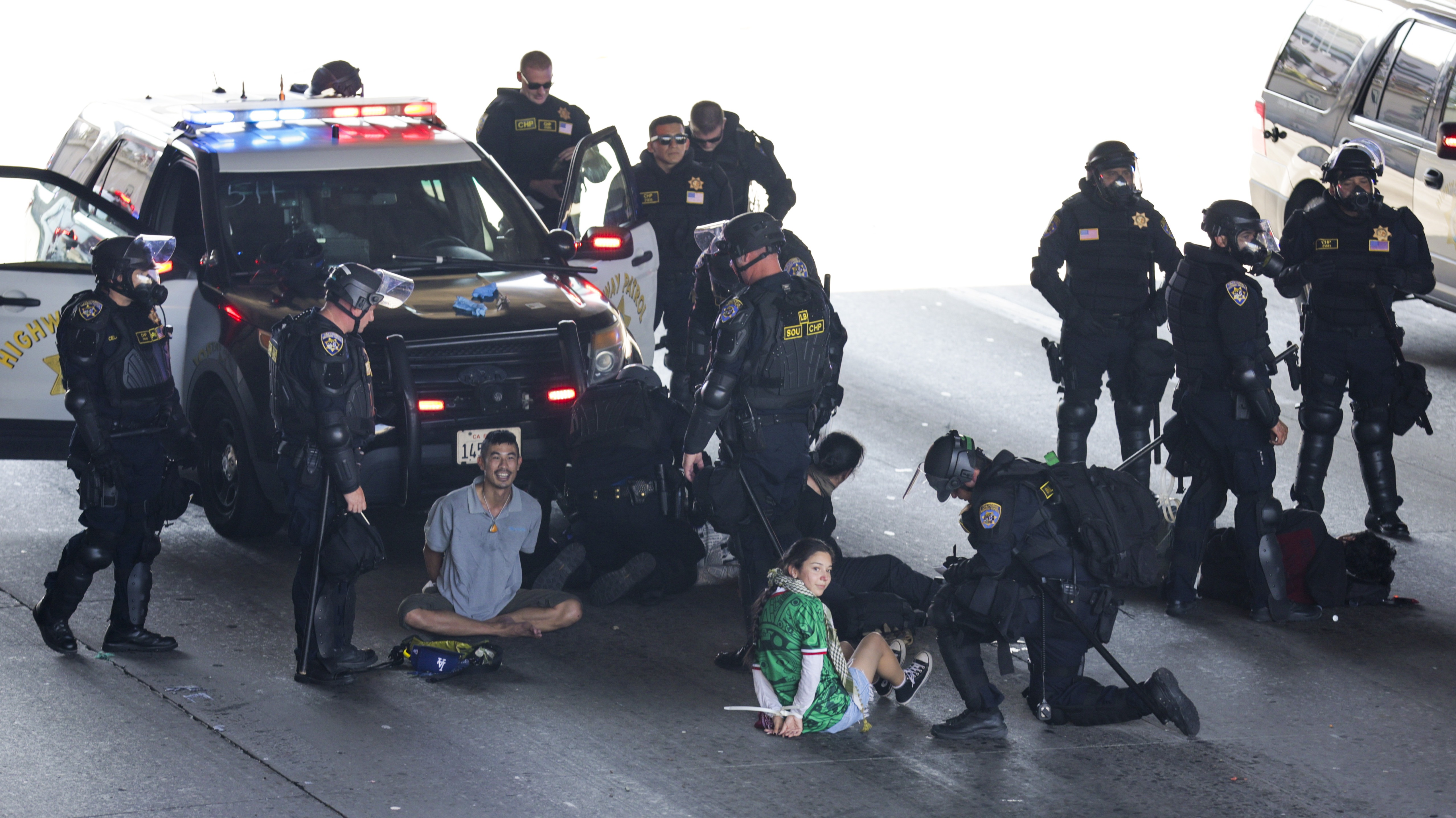 Protests intensify in Los Angeles as National Guard troops deploy