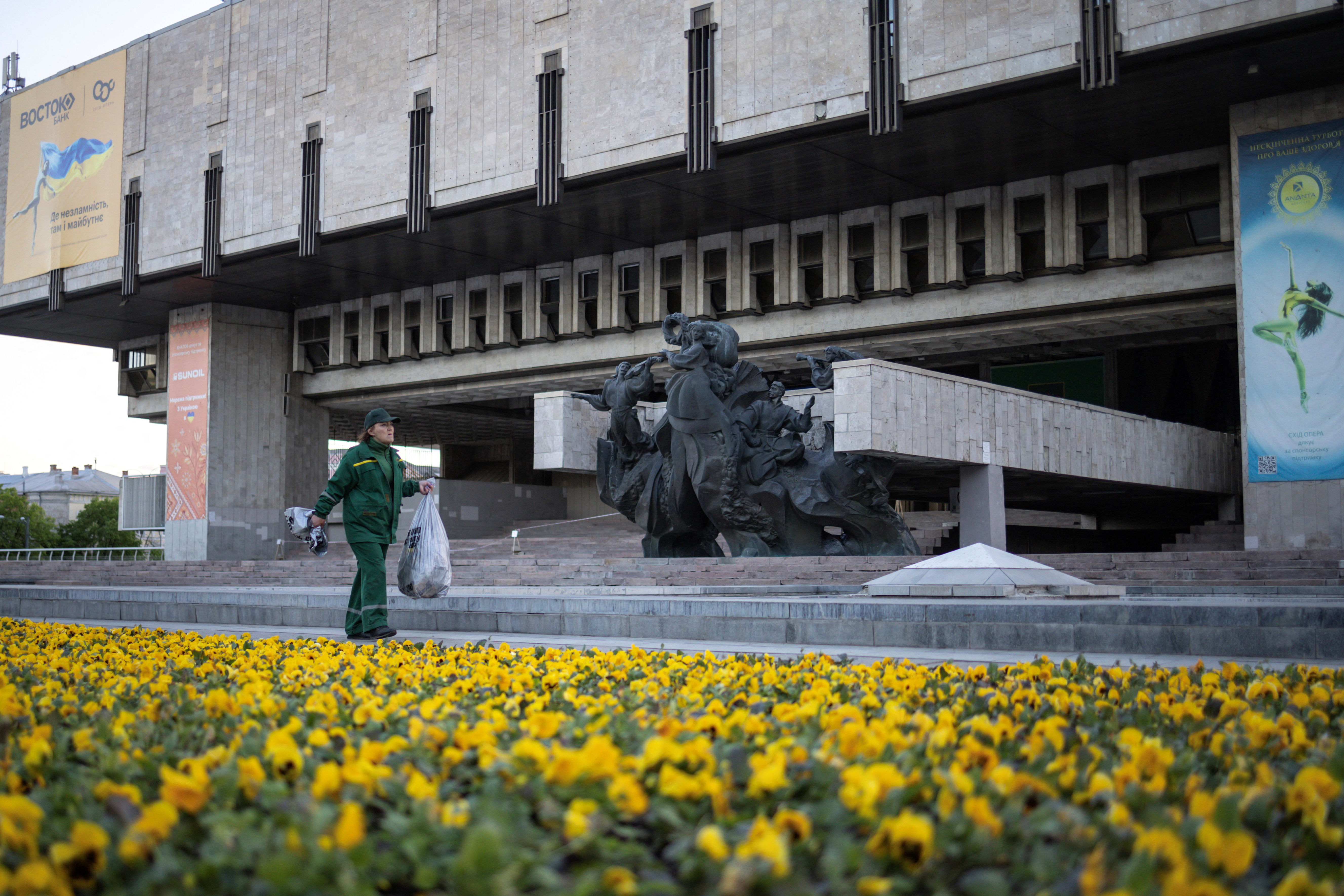 In Ukraine's Kharkiv, ballet offers hope to a war-torn city