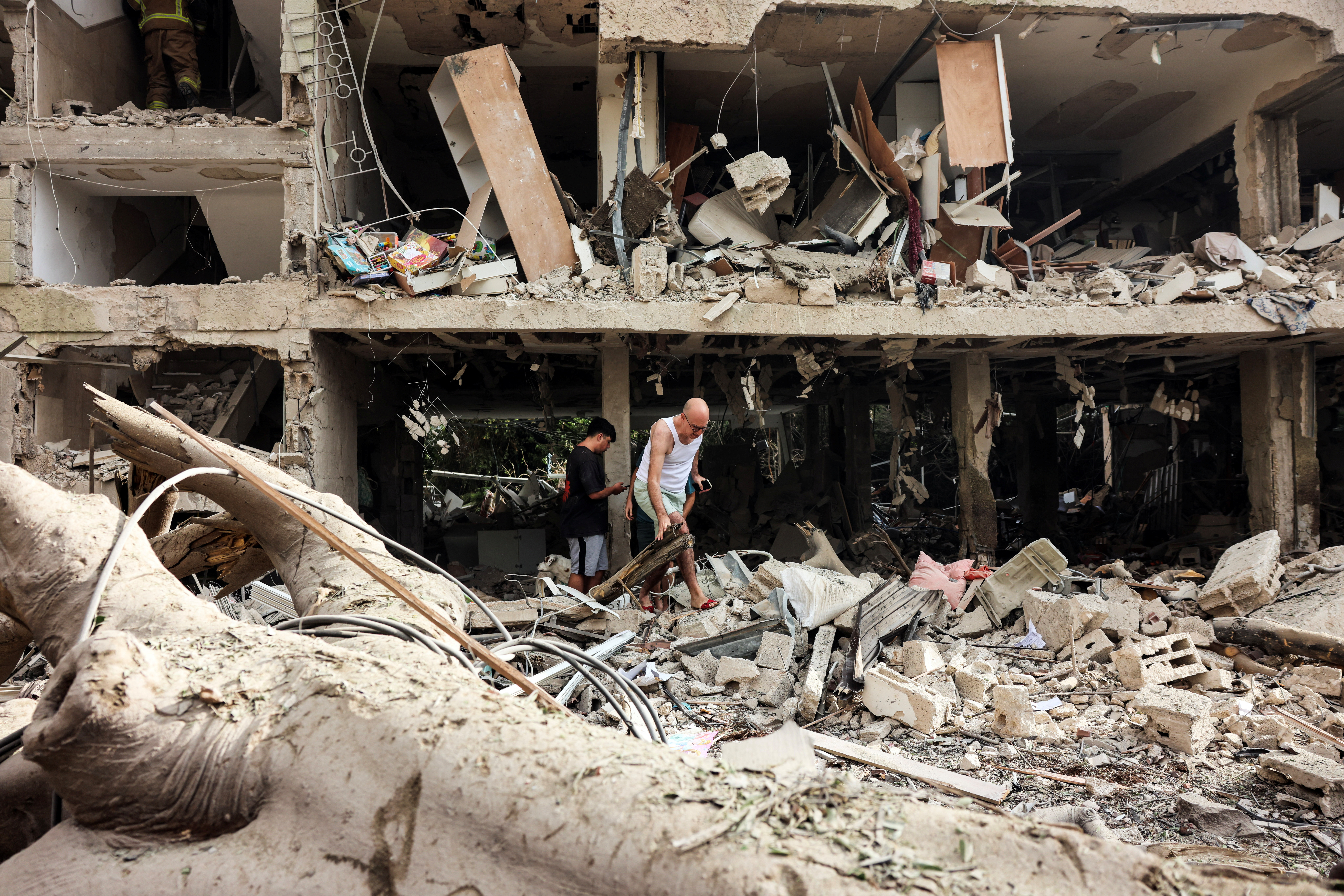 Iranian missiles hit Israel after US strikes on Iran nuclear sites