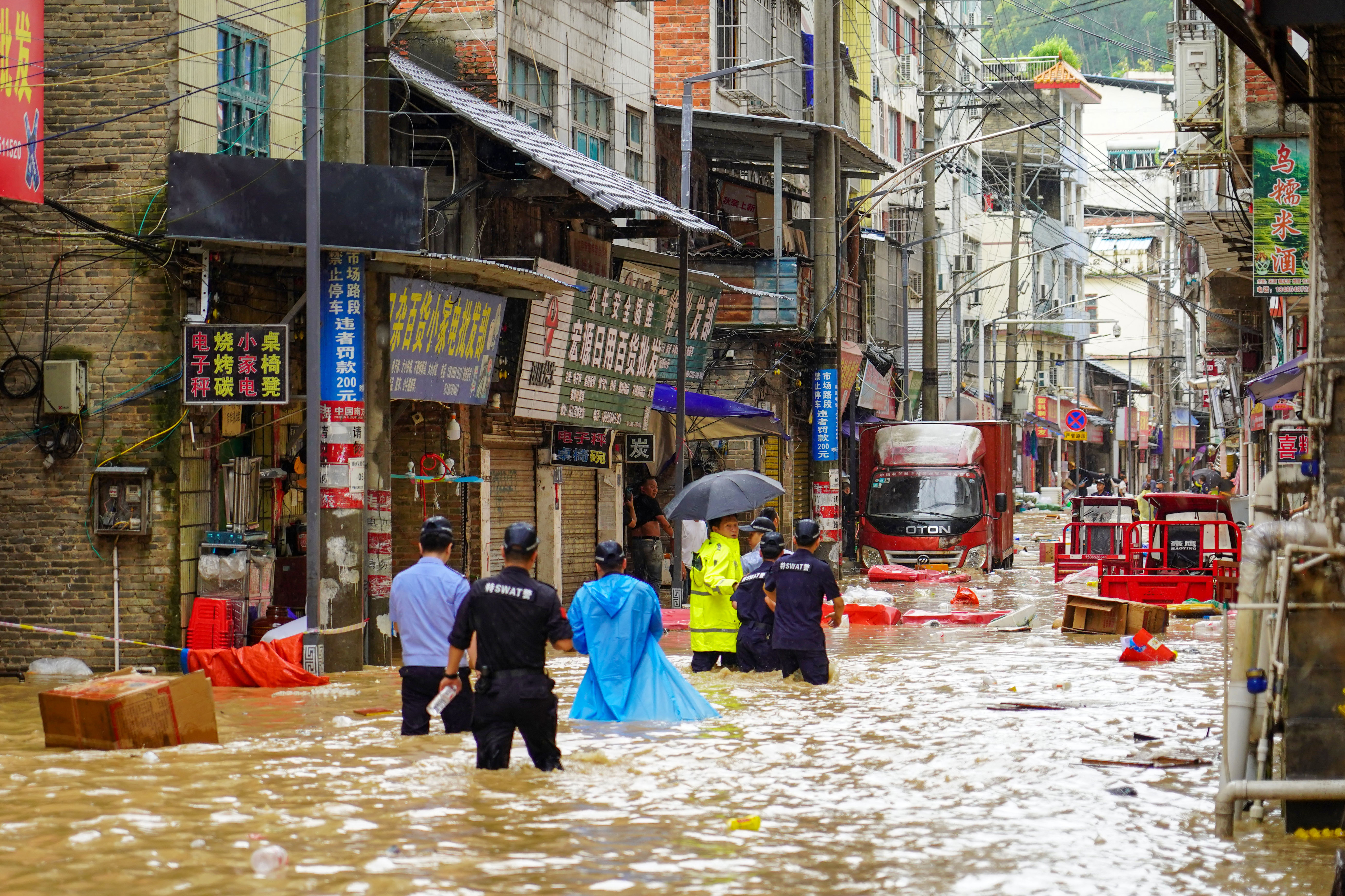 China floods leave six dead and thousands displaced