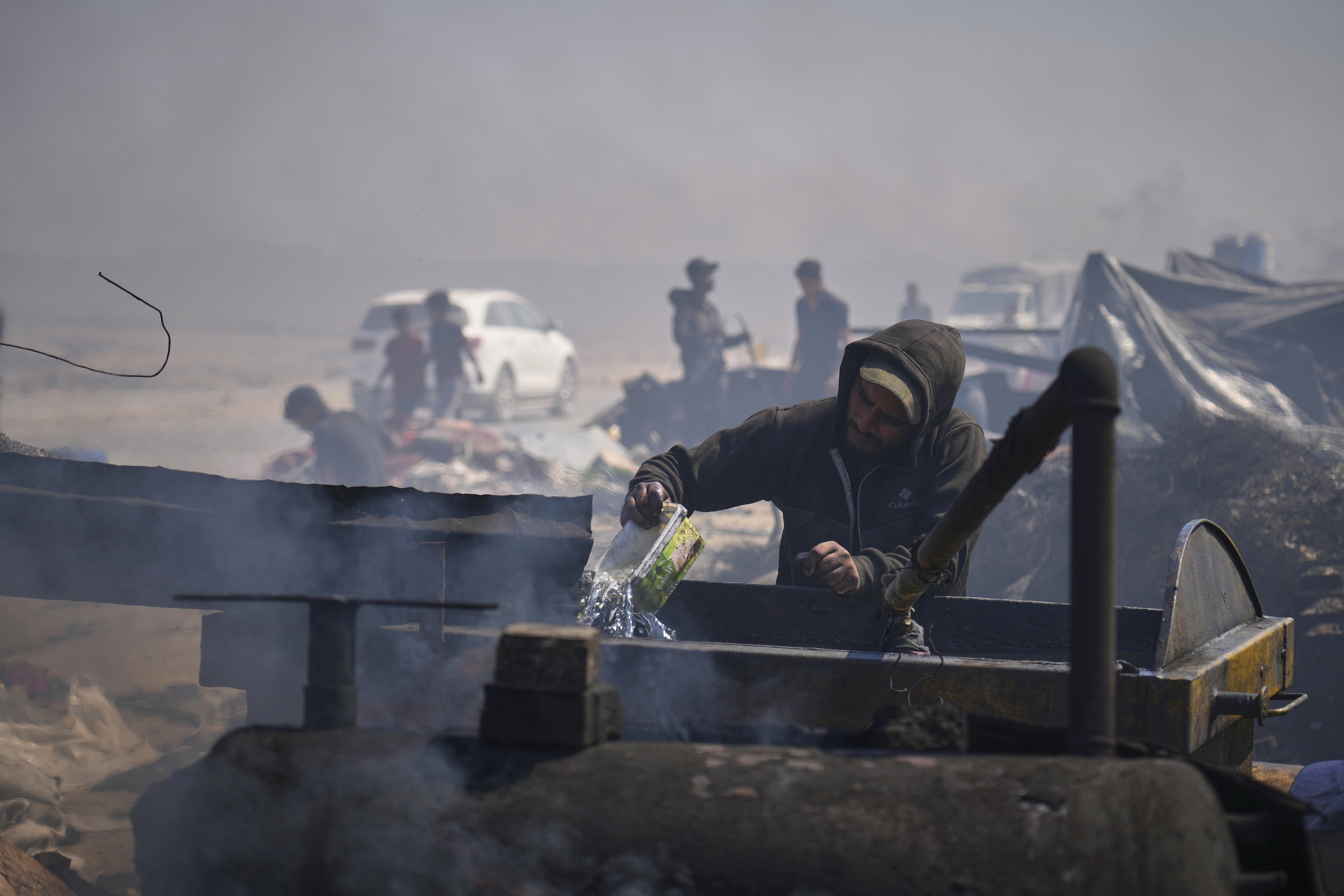 Gaza's youth turn plastic into fuel