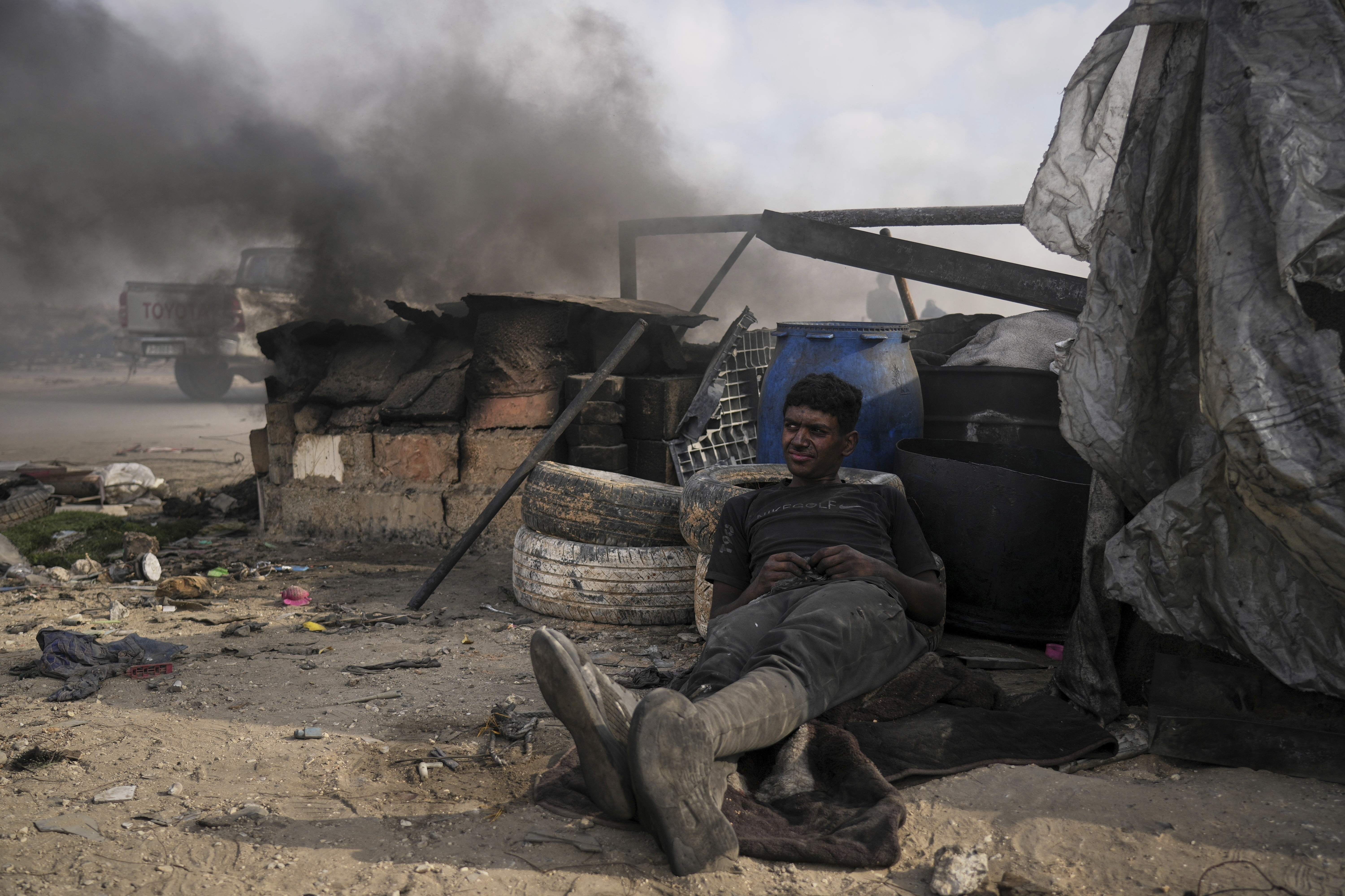 Gaza's youth turn plastic into fuel