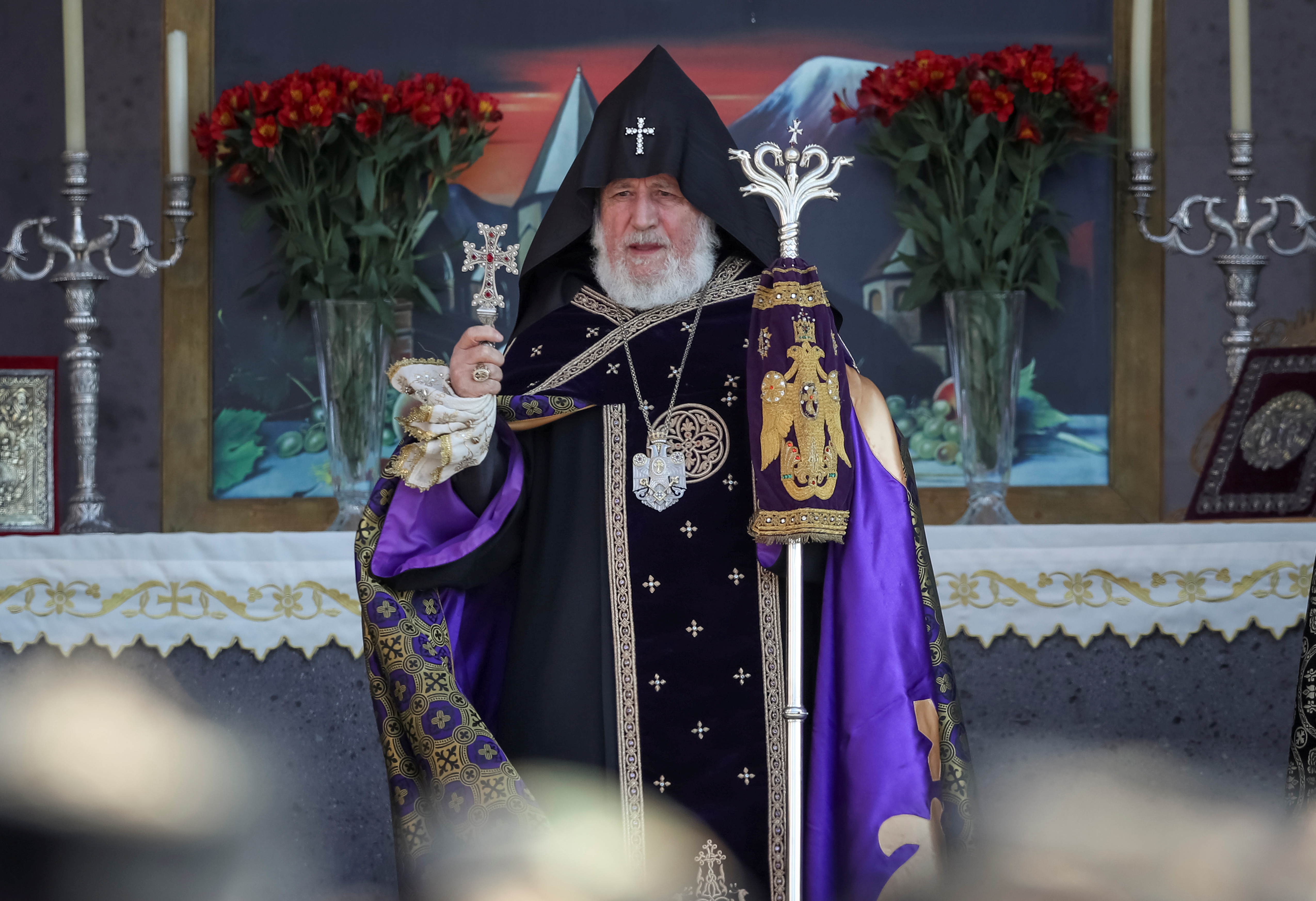 Catholicos of All Armenians Karekin II leads a memorial service to mark Remembrance Day for soldiers fallen in fighting over the Nagorno-Karabakh, in the apostolic Etchmiadzin Cathedral in Vagharshapat, Armenia November 22, 2020. Hayk Baghdasaryan/Photolure Handout via REUTERS ATTENTION EDITORS - THIS IMAGE HAS BEEN SUPPLIED BY A THIRD PARTY
