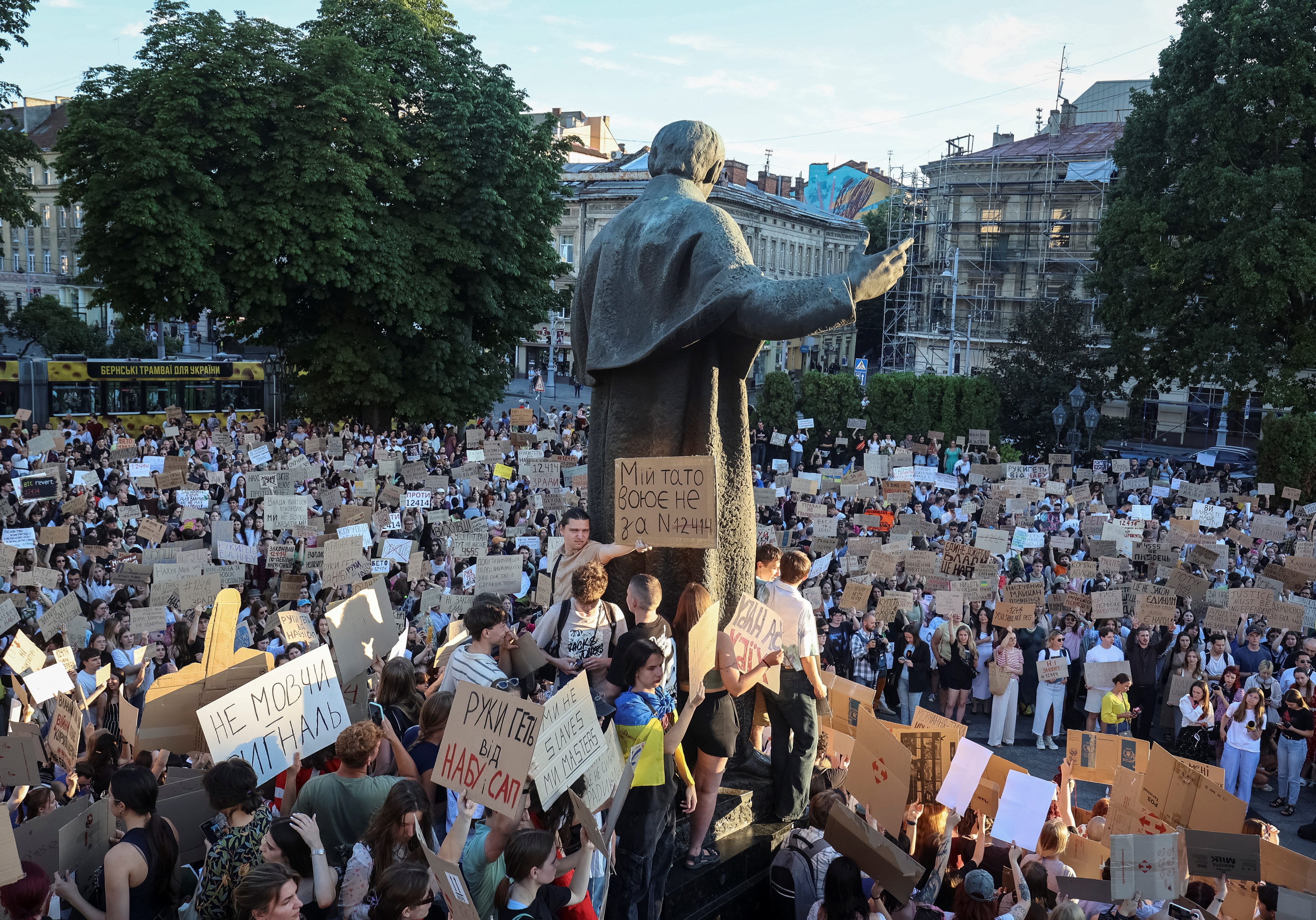 Ukrainians protest in the first wartime rally against a newly passed law, which curbs independence of anti-corruption institutions, amid Russia's attack on Ukraine, in Lviv, Ukraine July 23, 2025. REUTERS/Roman Baluk