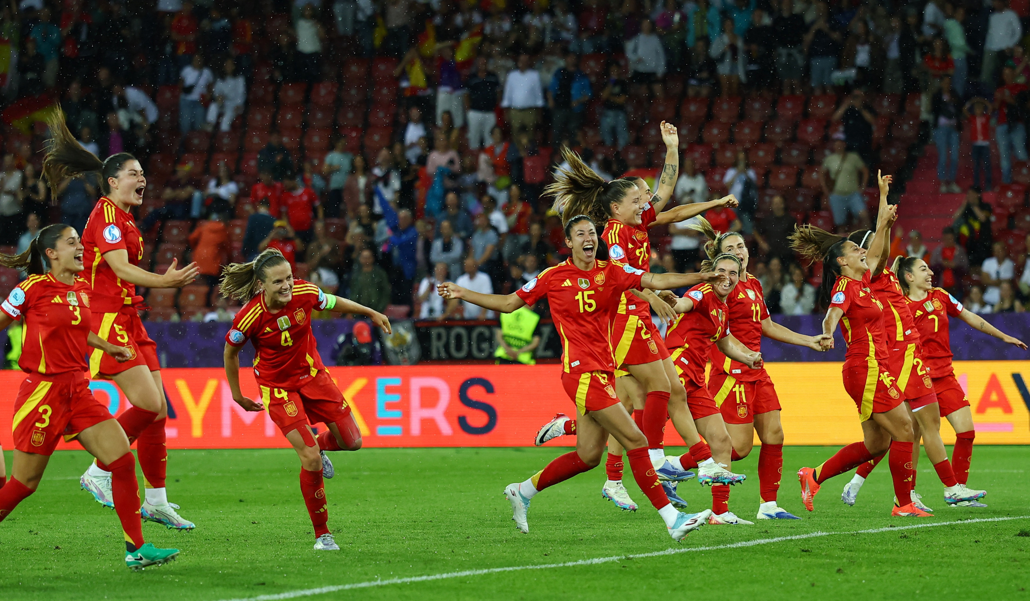 UEFA Women's Euro 2025 - Semi Final - Germany v Spain - Stadion Letzigrund, Zurich, Switzerland - July 23, 2025 Spain's Irene Paredes, Spain's Jana Fernandez, Spain's Maria Mendez and Spain's Leila Ouahabi celebrate after the match