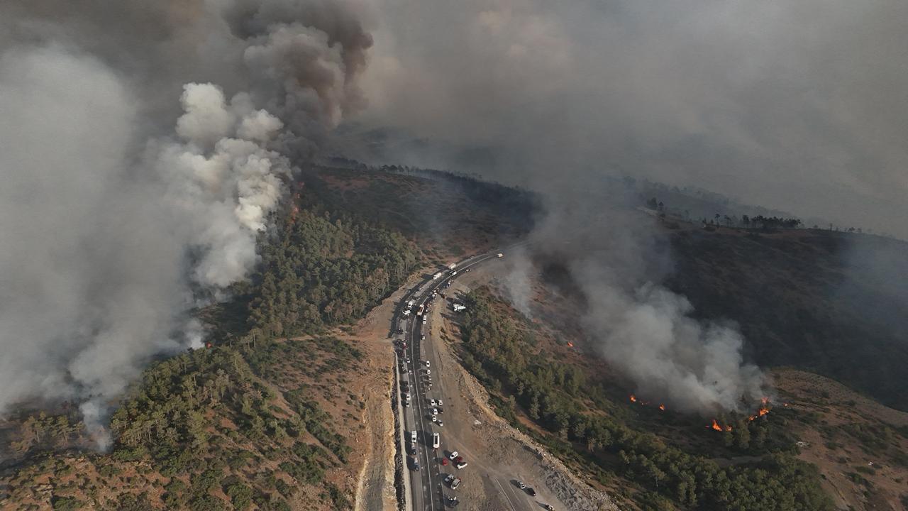 Wildfires threaten Turkey's fourth-largest city