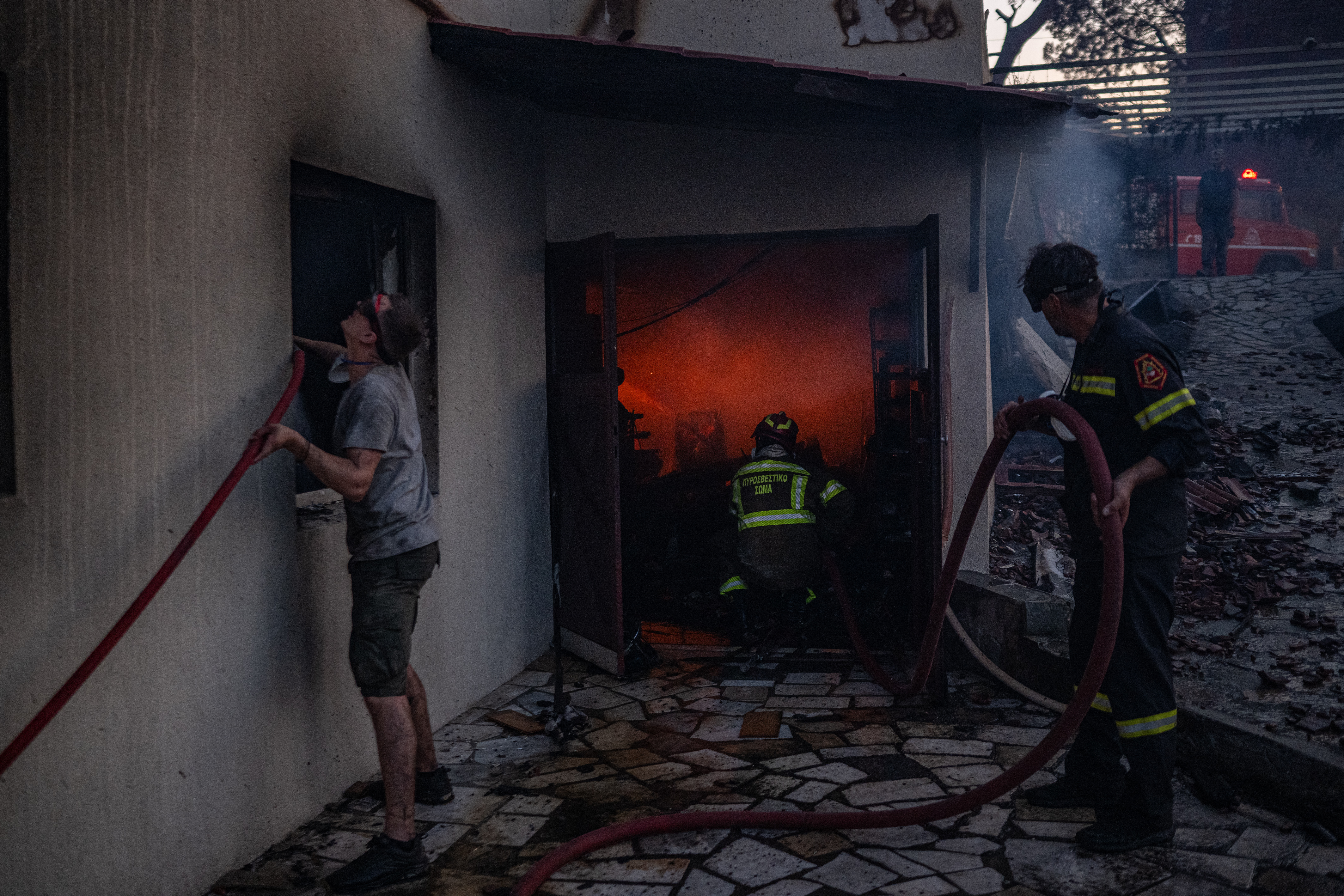 Greece battles major wildfires amid persistant heatwave