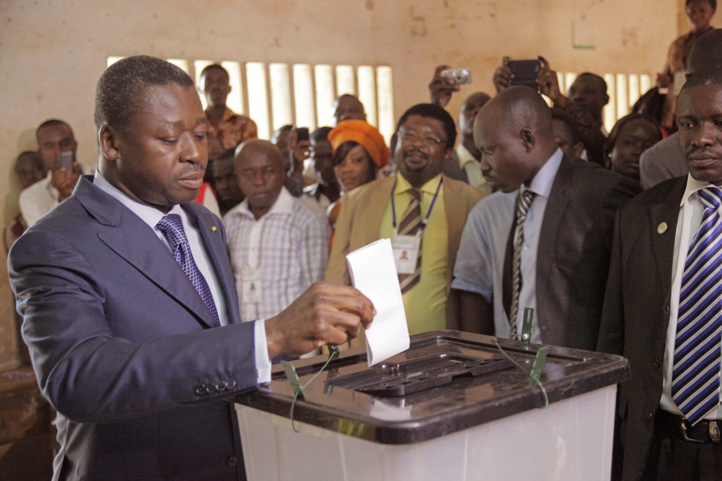 Togo President Faure Gnassingbe casts his ballot.