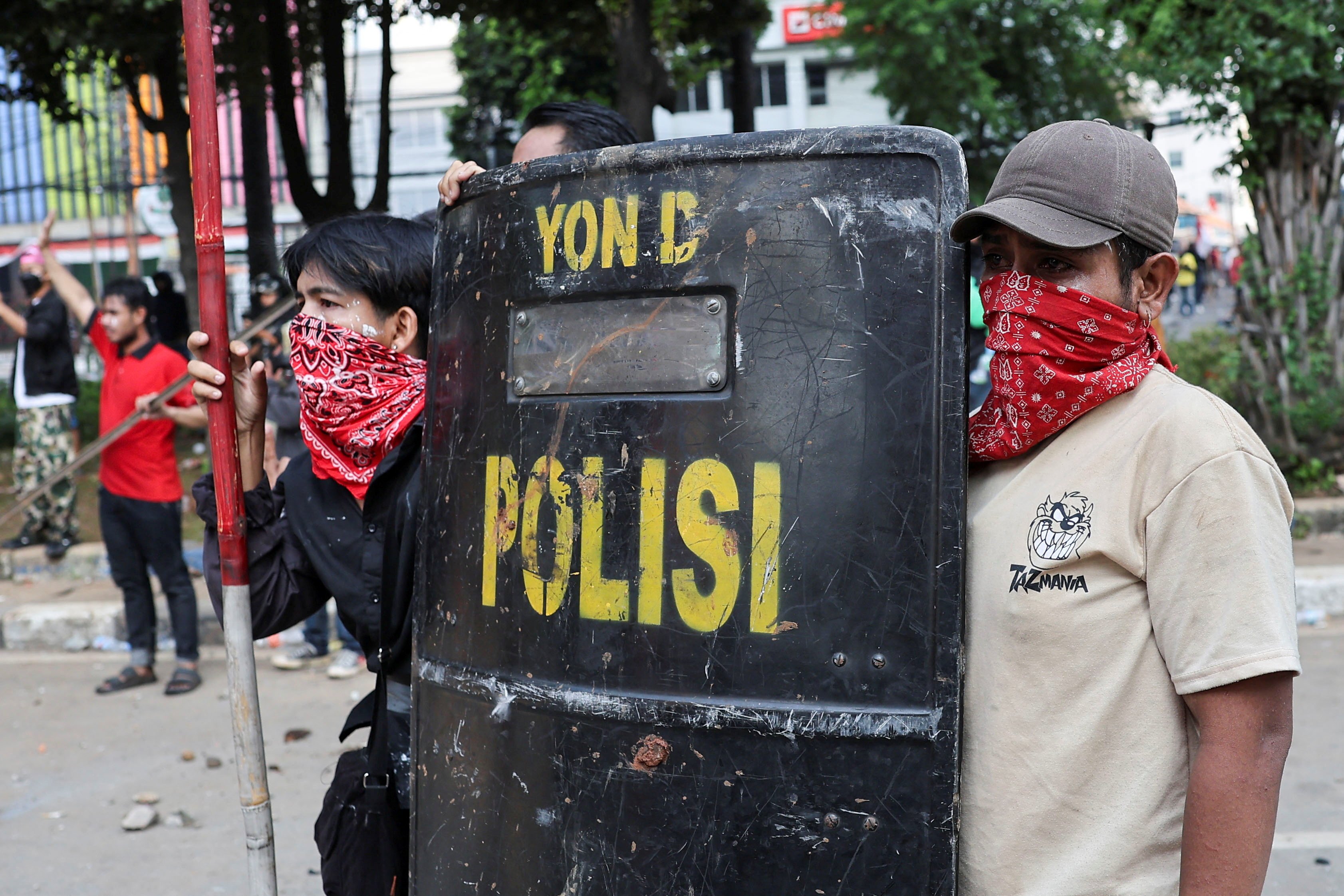 Indonesia protest blaze kills 3 as anger erupts over driver's death