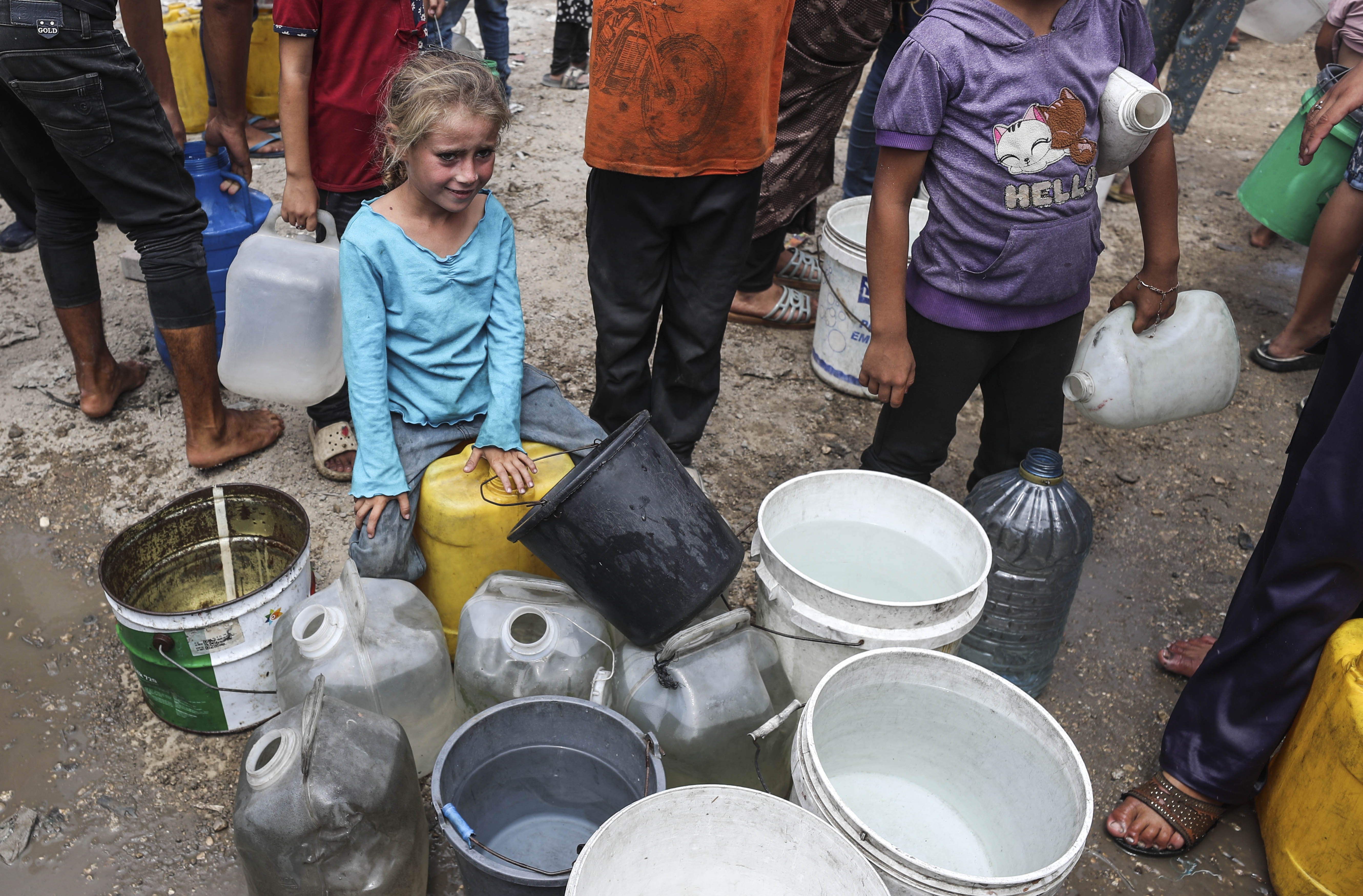 Water crisis in Gaza under Israeli attacks​​​​​​​