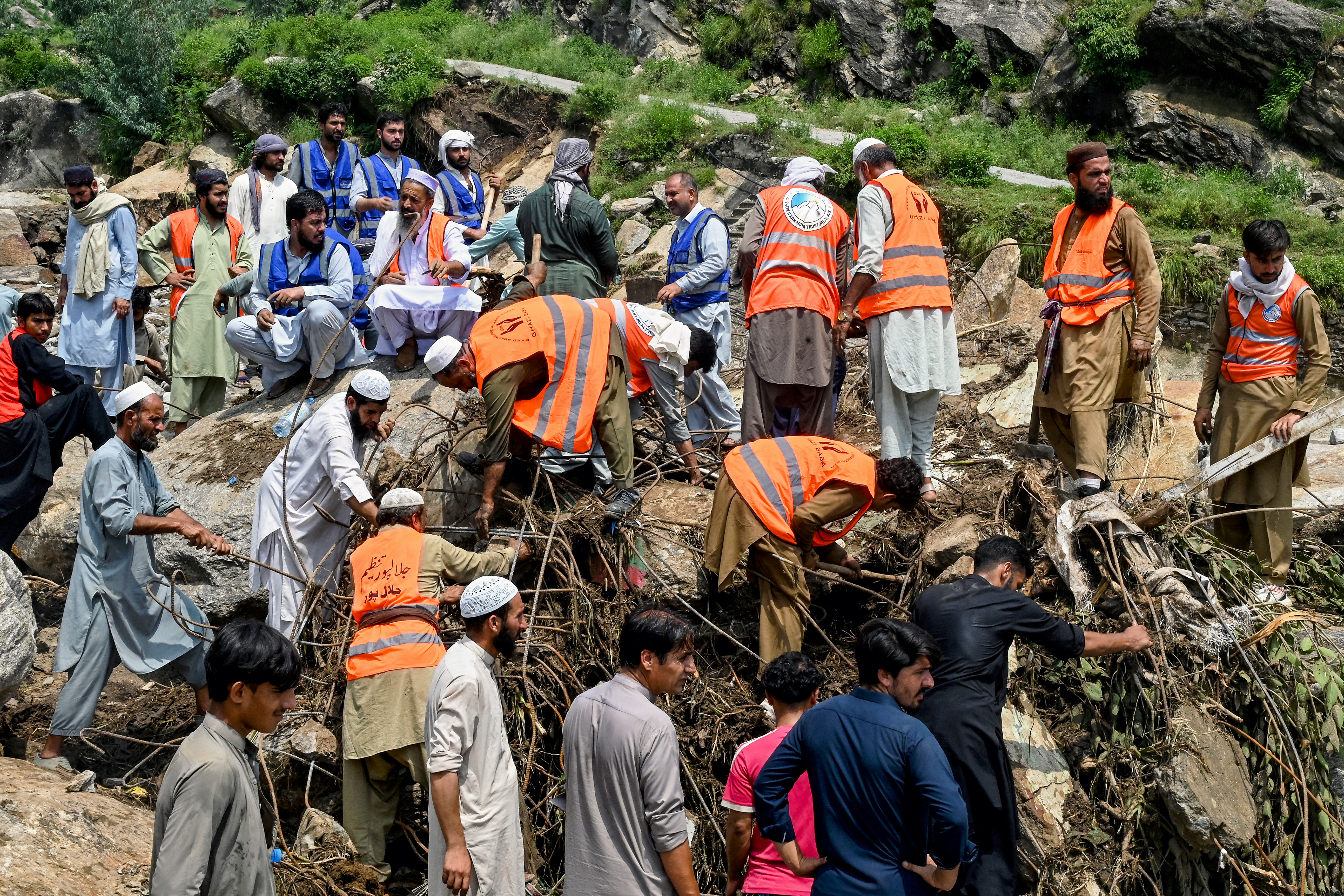 Hopes for survivors wane after Pakistan flooding kills hundreds