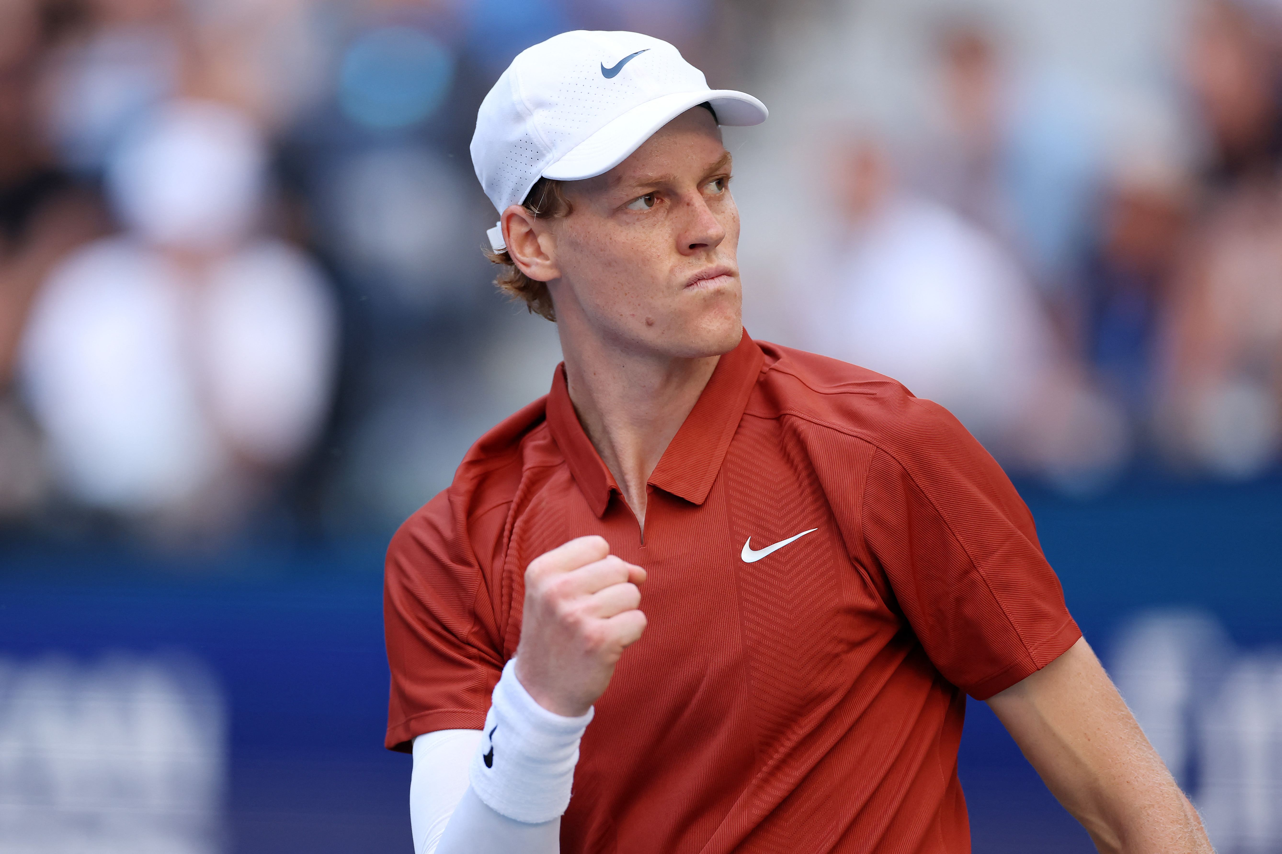 NEW YORK, NEW YORK - AUGUST 30: Jannik Sinner of Italy reacts while playing against Denis Shapovalov of Canada during their Men's Singles Third Round match on Day Seven of the 2025 US Open at USTA Billie Jean King National Tennis Center on August 30, 2025 in the Flushing neighbourhood of the Queens borough of New York City. Elsa/Getty Images/AFP (Photo by ELSA / GETTY IMAGES NORTH AMERICA / Getty Images via AFP)