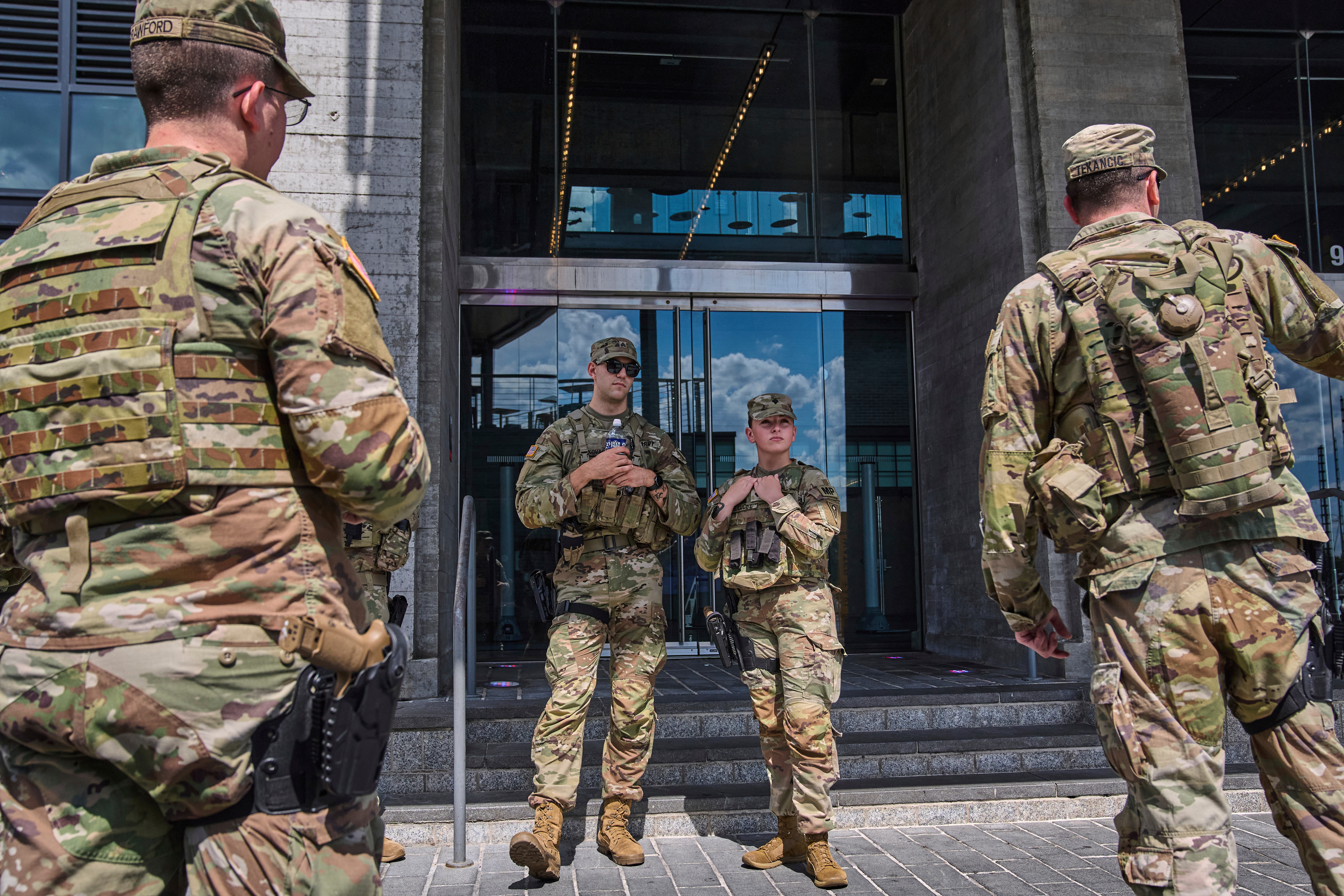 Trump tightens grip on security in Washington