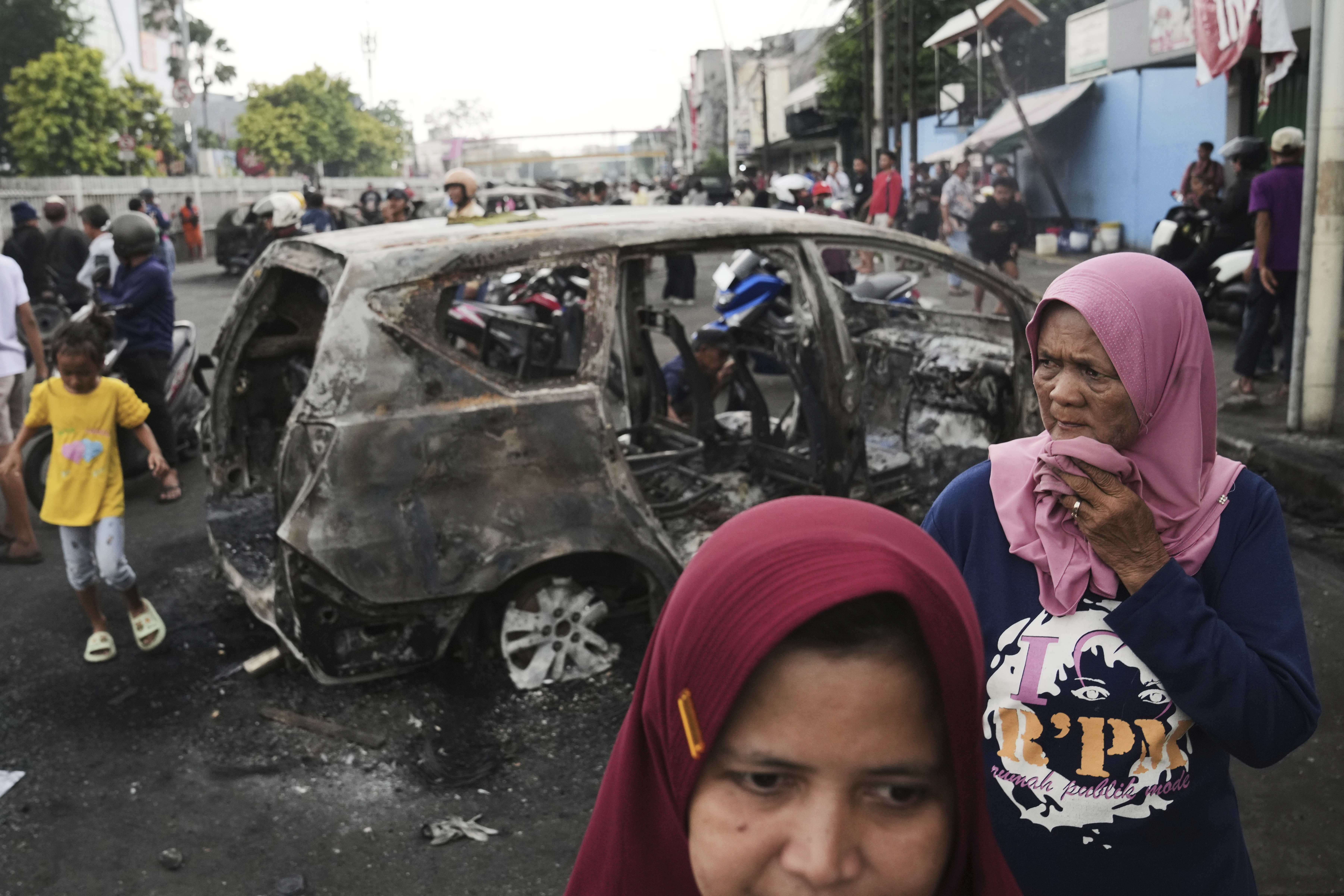 Indonesia protest blaze kills 3 as anger erupts over driver's death