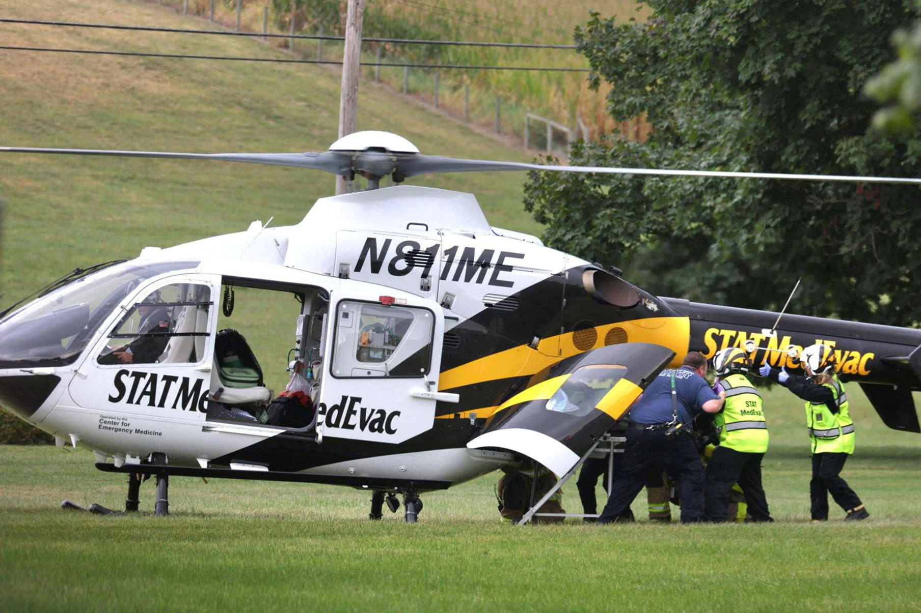 A police officer is loaded into a Medevac helicopter after a shooting incident in York County's North Codorus Township, Pennsylvania, U.S. September 17, 2025. Harrison Jones/USA Today Network via REUTERS. NO RESALES. NO ARCHIVES. THIS IMAGE HAS BEEN SUPPLIED BY A THIRD PARTY
