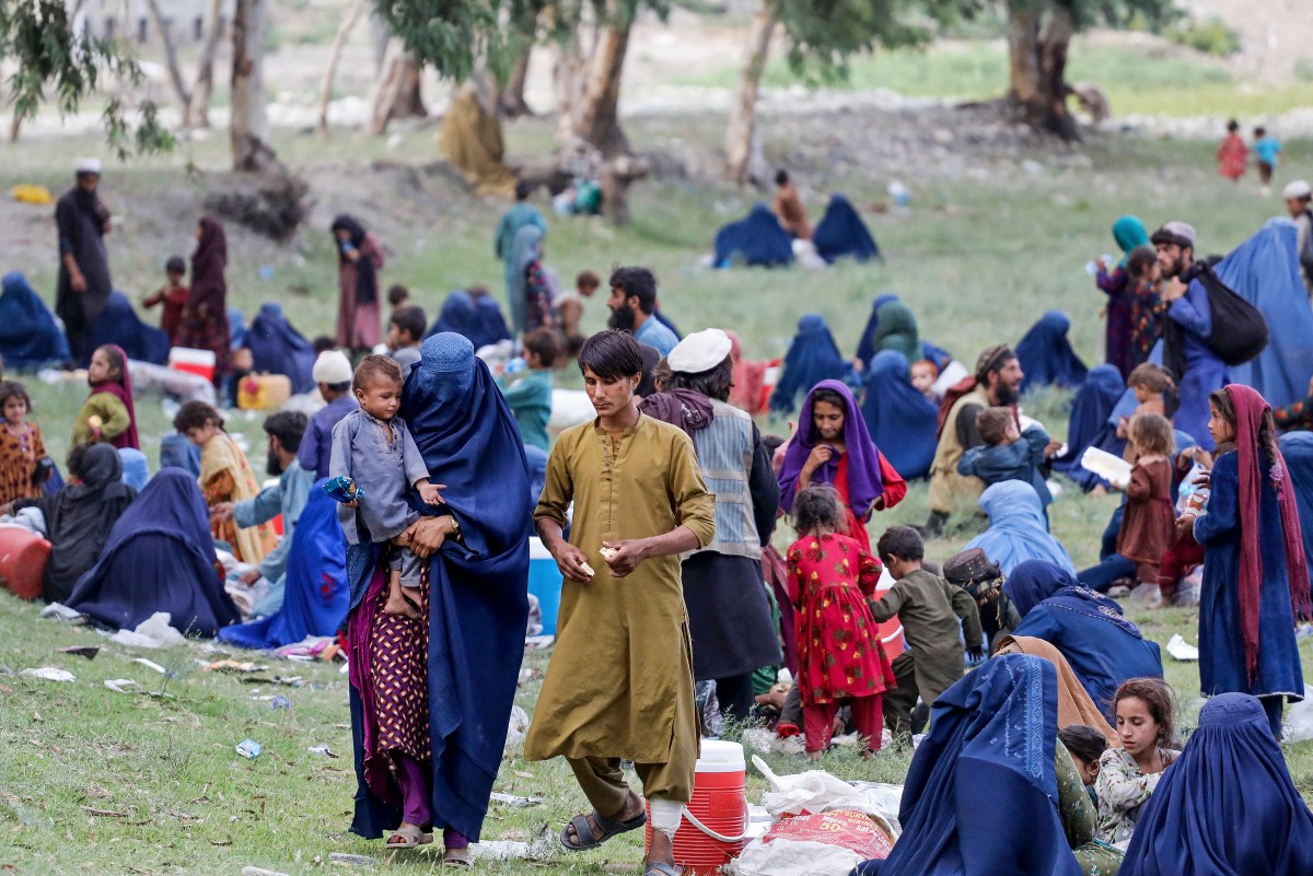 Afghanistan earthquake rescue teams battle to reach remote survivors