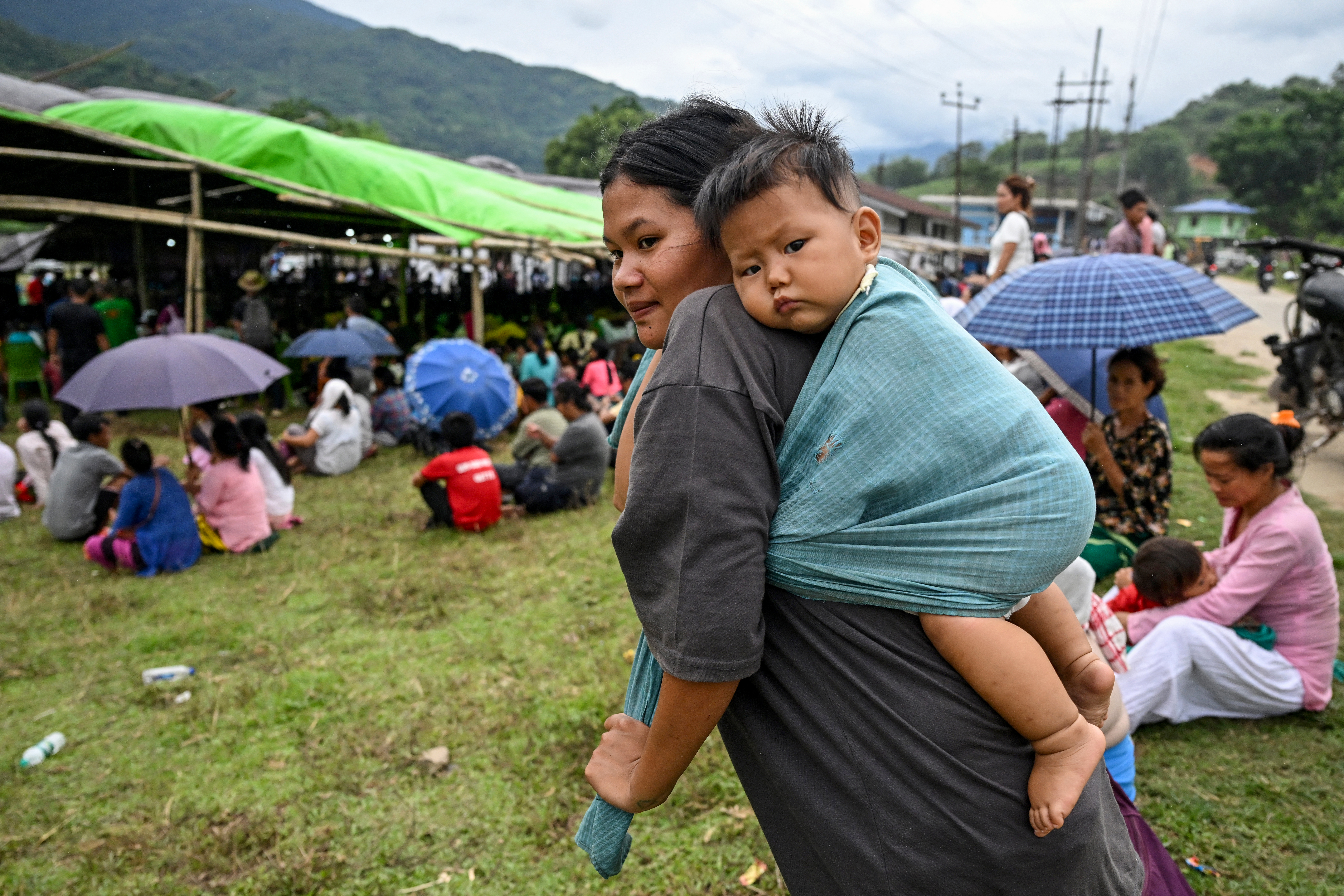 Tribesmen protest India's mega-dam plan to counter China