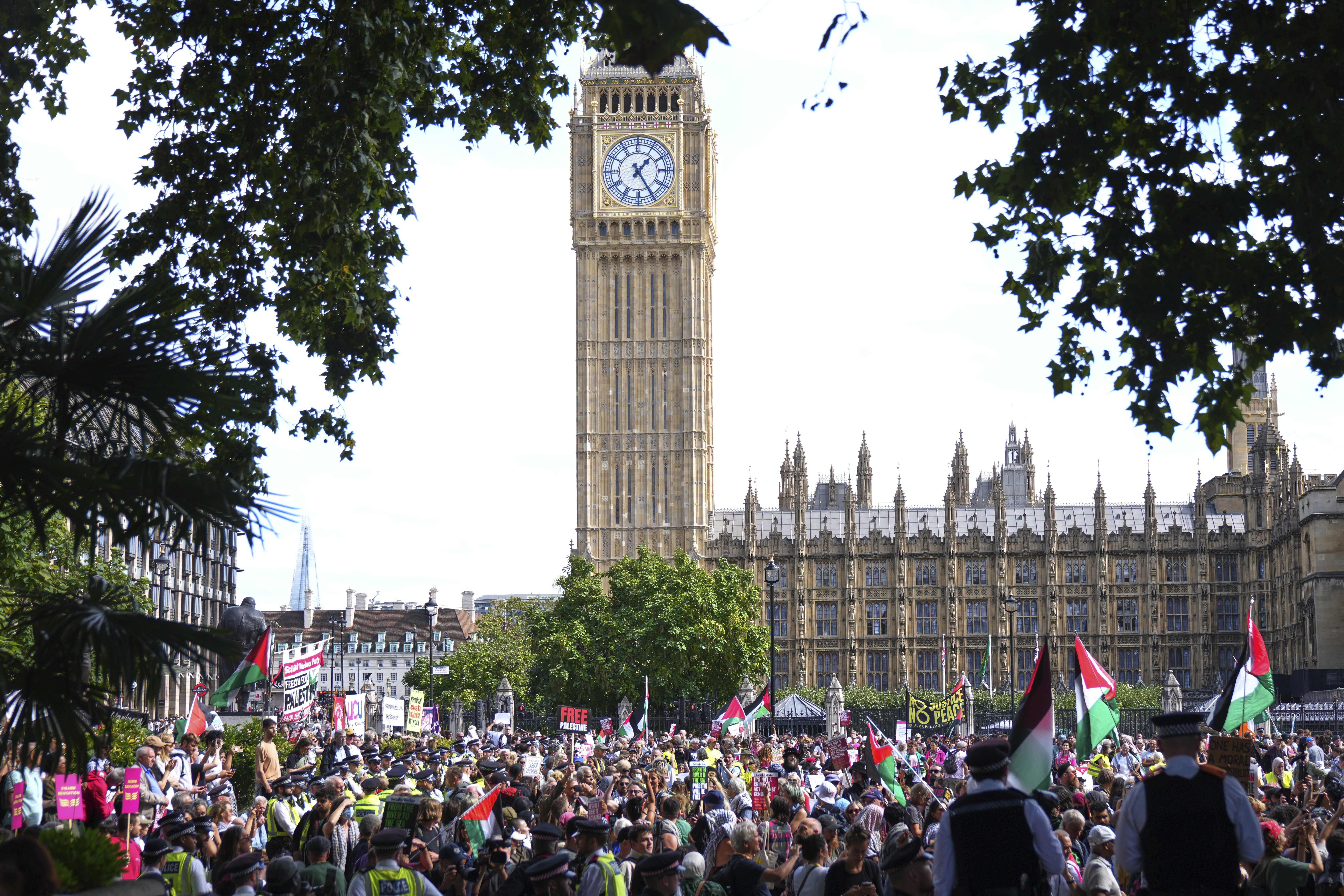 British police detain over 400 at pro-Palestine London protest