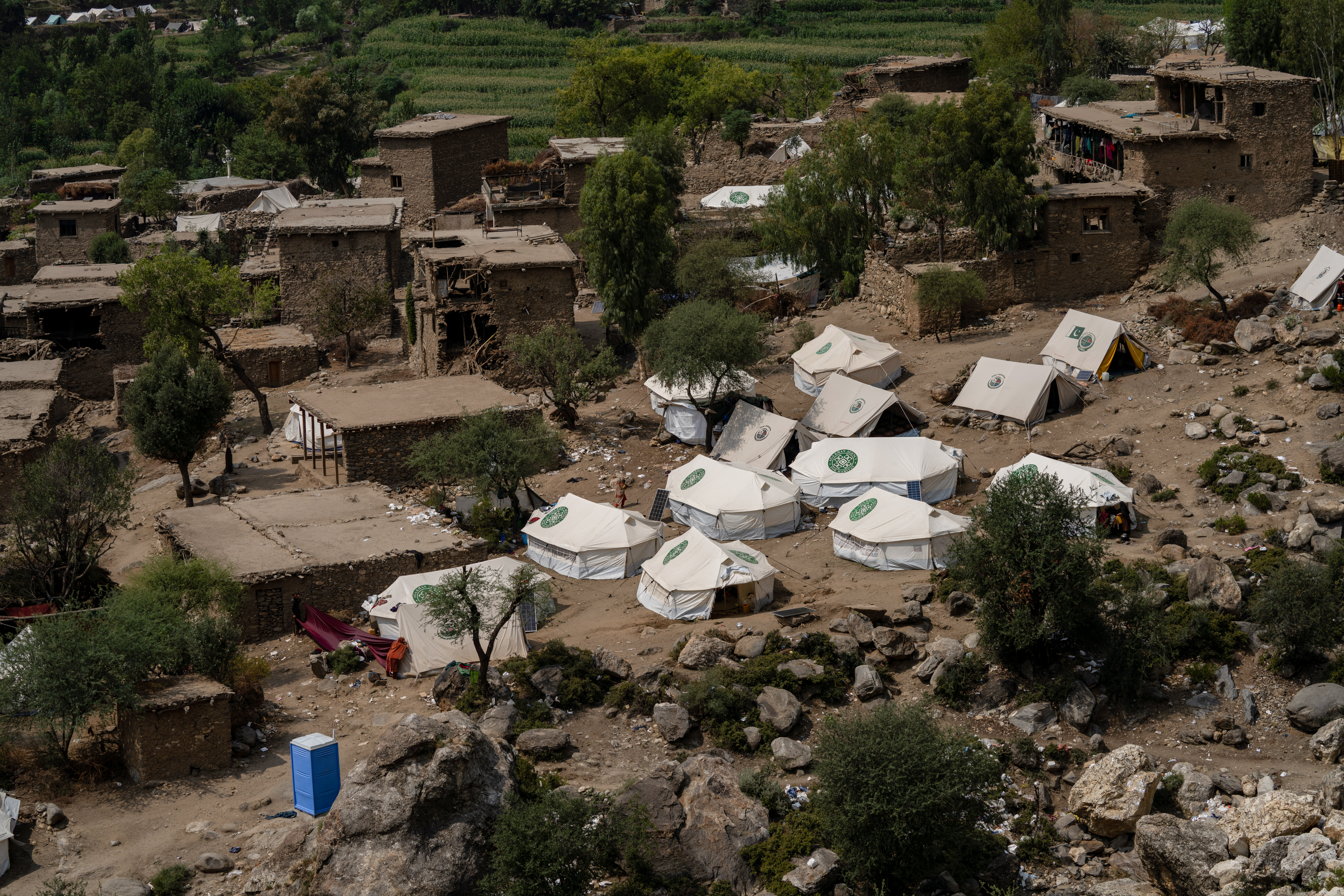Tents housing people displaced by the magnitude 6.0 earthquake that struck Afghanistan on August 31, in Diwa Gul valley in Kunar province [Sorin Furcoi/Al Jazeera]