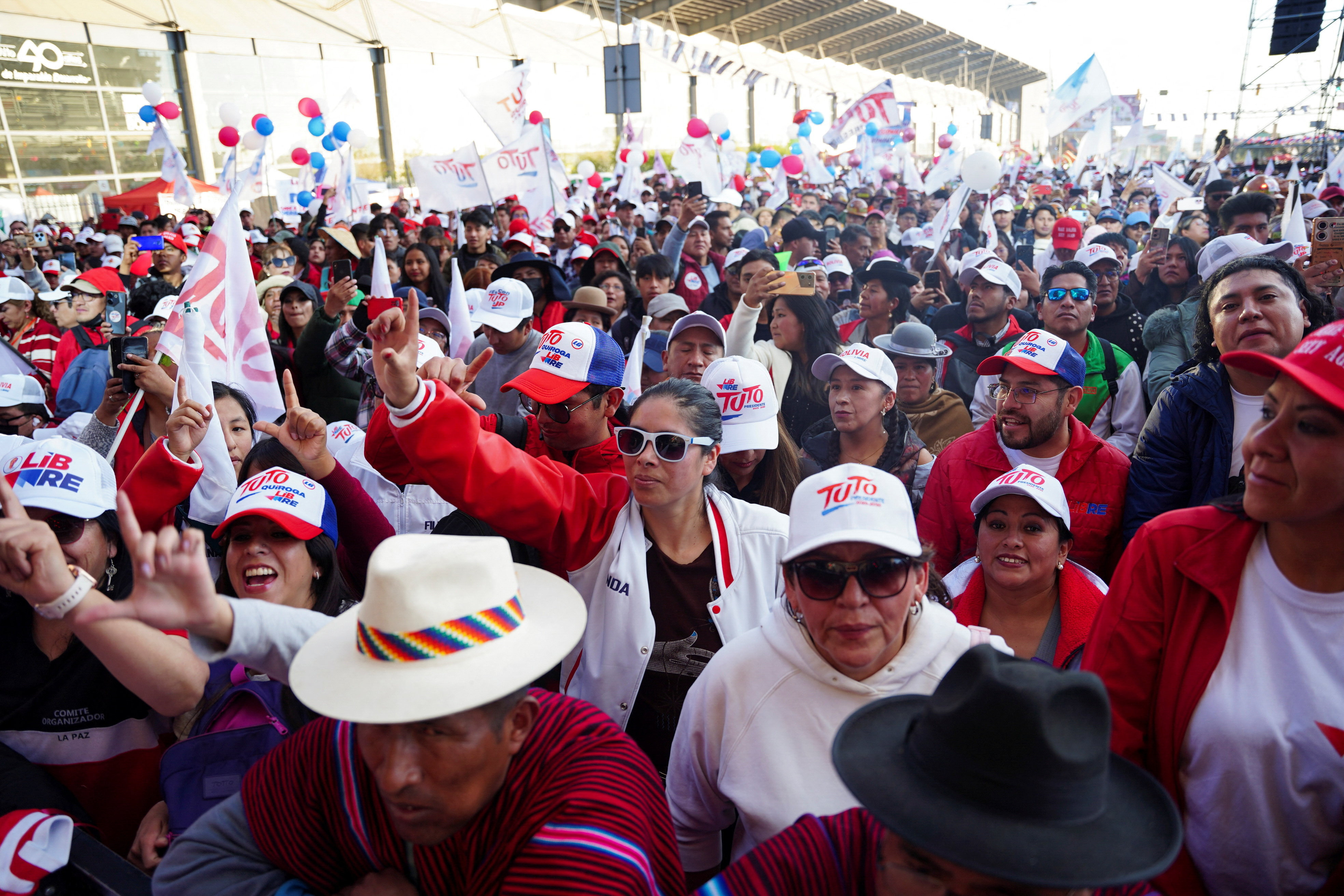 Supporters of Jorge Quiroga fill a Bolivian street