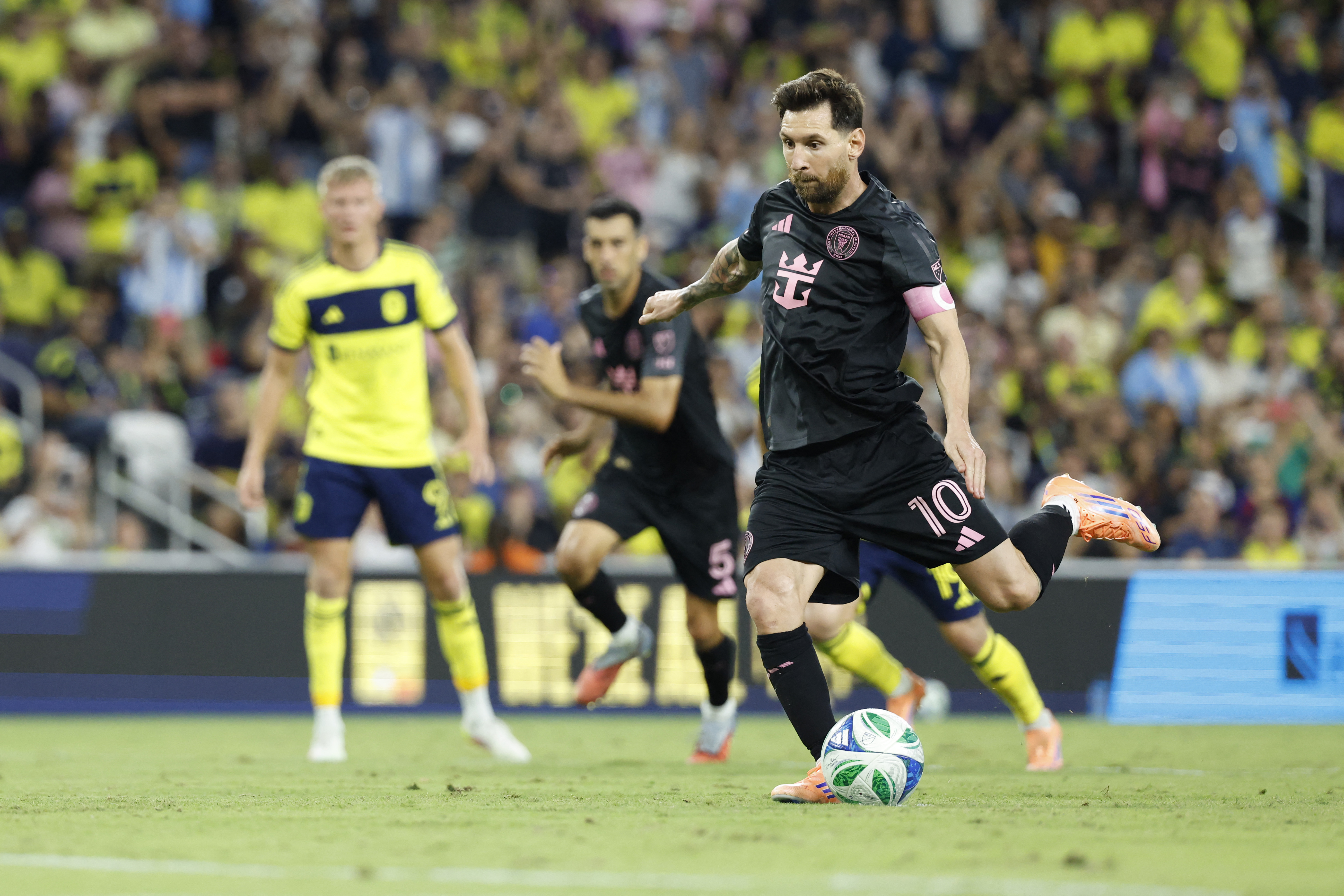 Lionel Messi in action.