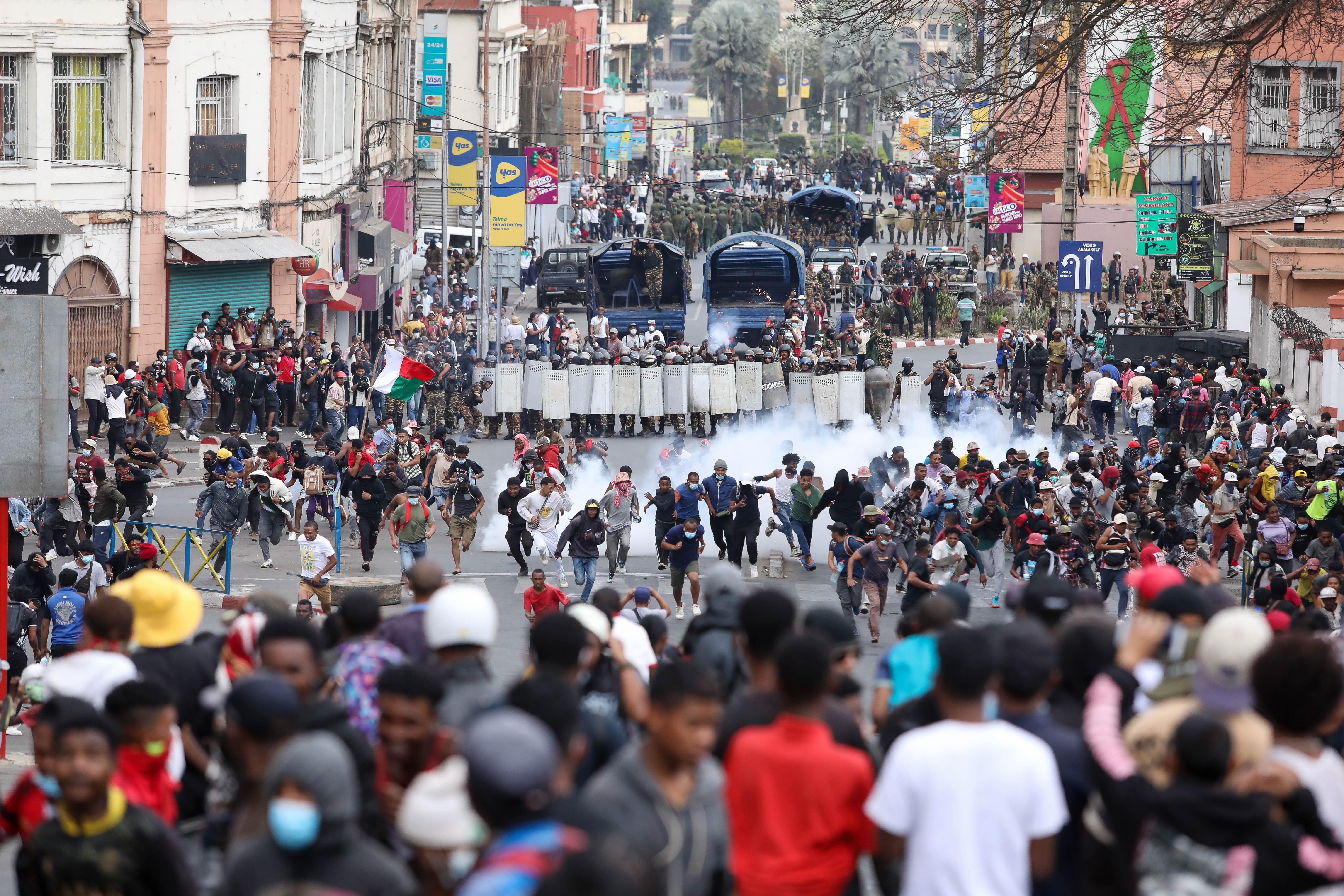 Madagascar protesters return to streets despite move to dissolve government
