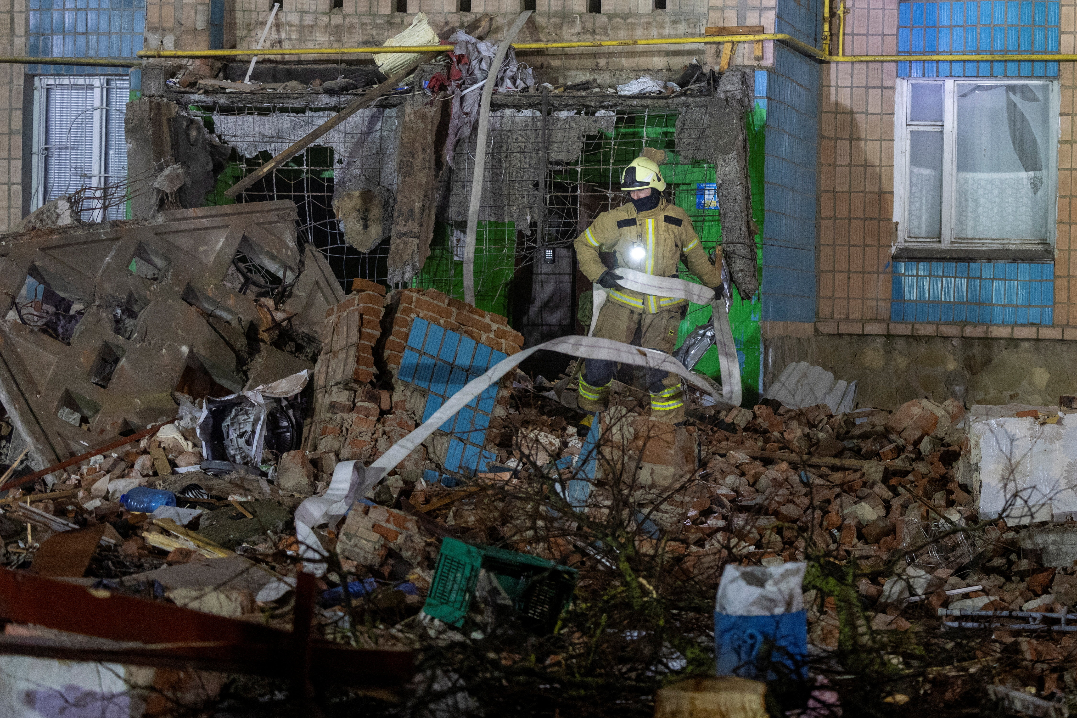 Devastating Russian assault kills 26 in western Ukraine