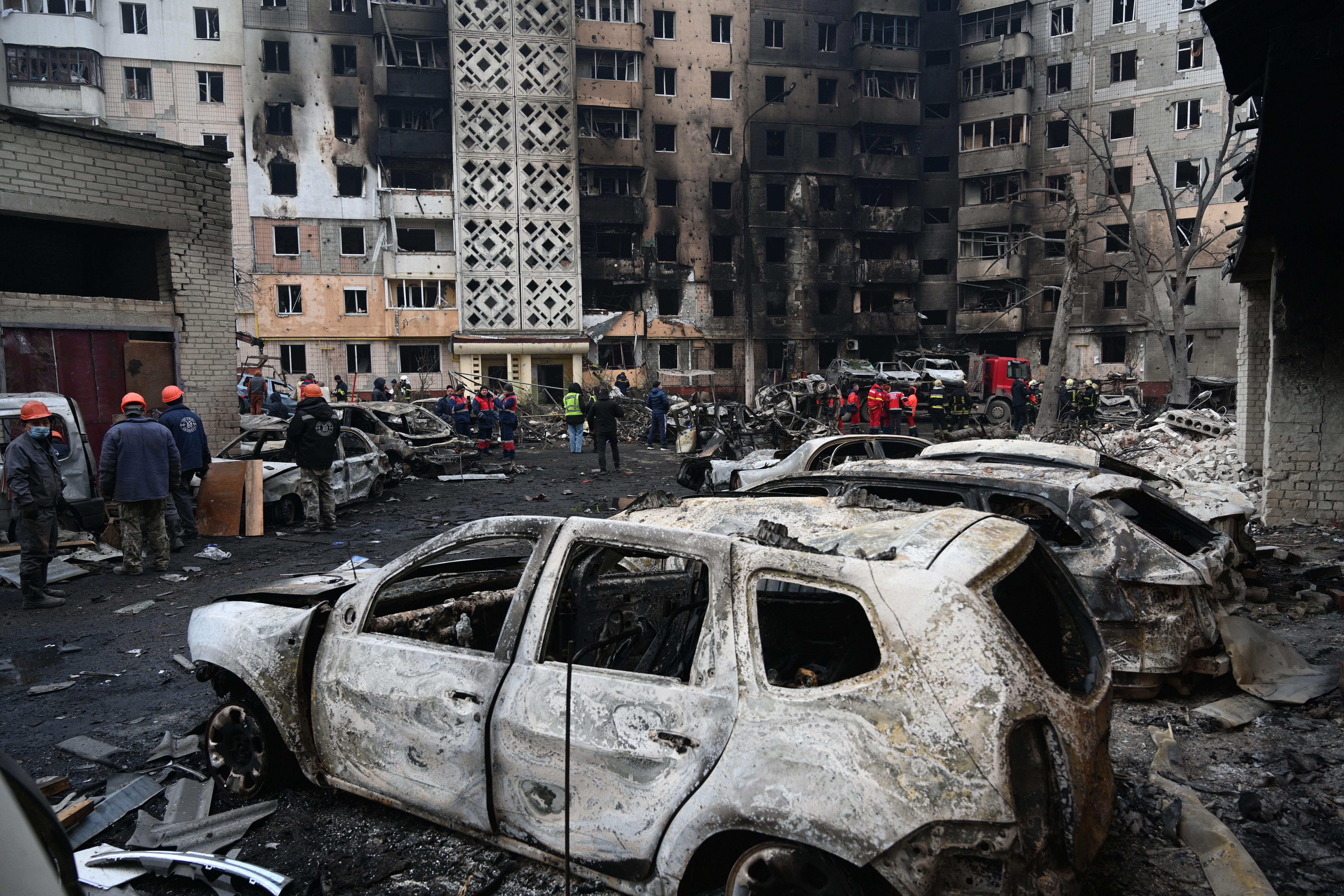 Devastating Russian assault kills 26 in western Ukraine